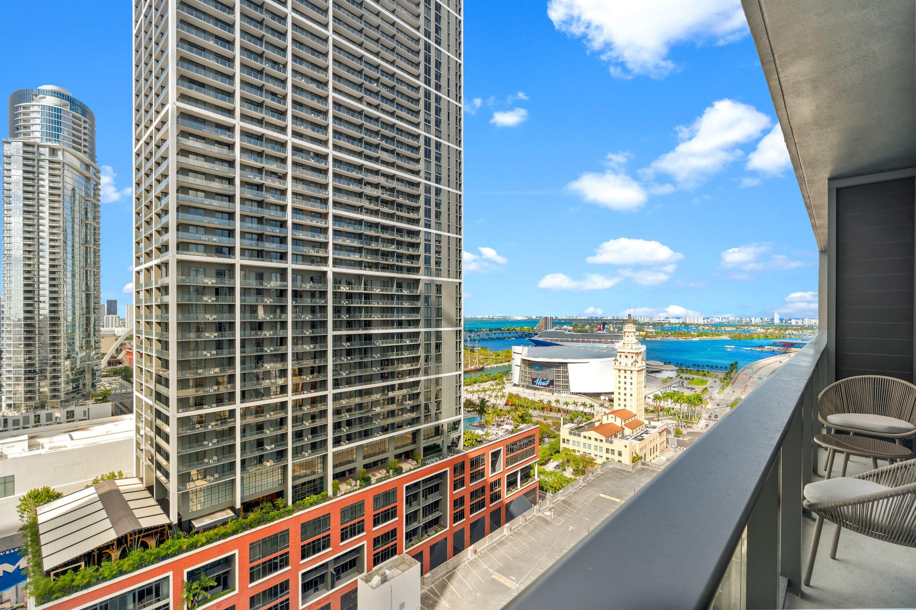 Bright 1BR+Den | 75ft Pool | Walk to FIFA Fan Fest