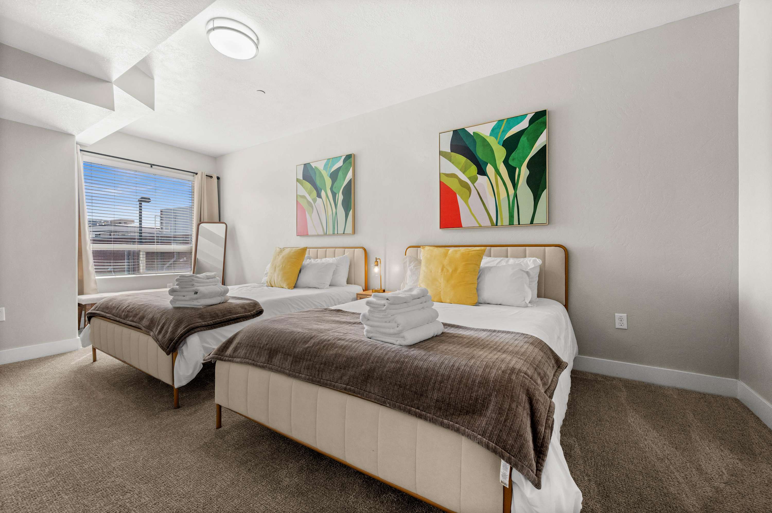 Walkable SLC 2BR Delta & Airport