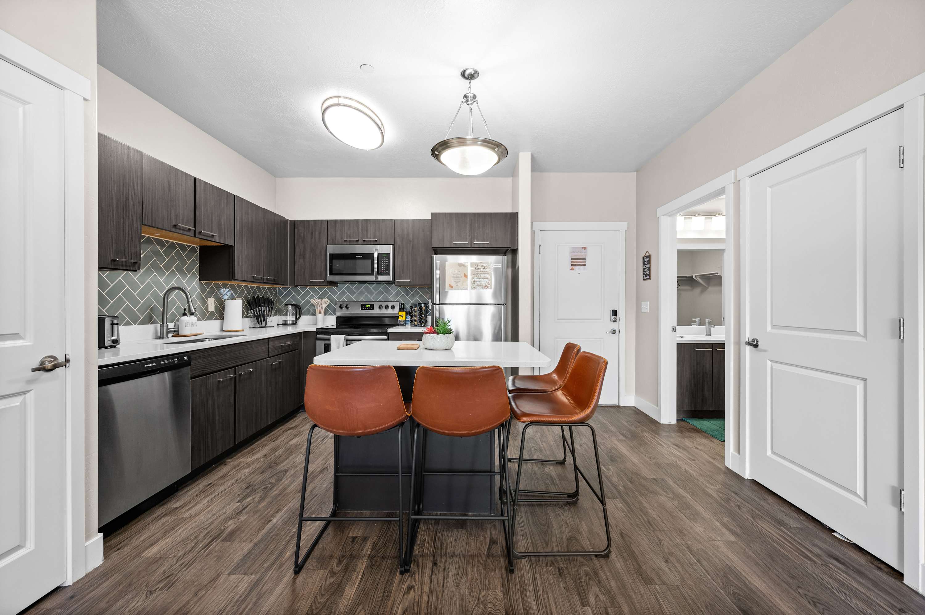 Walkable SLC 2BR Delta & Airport