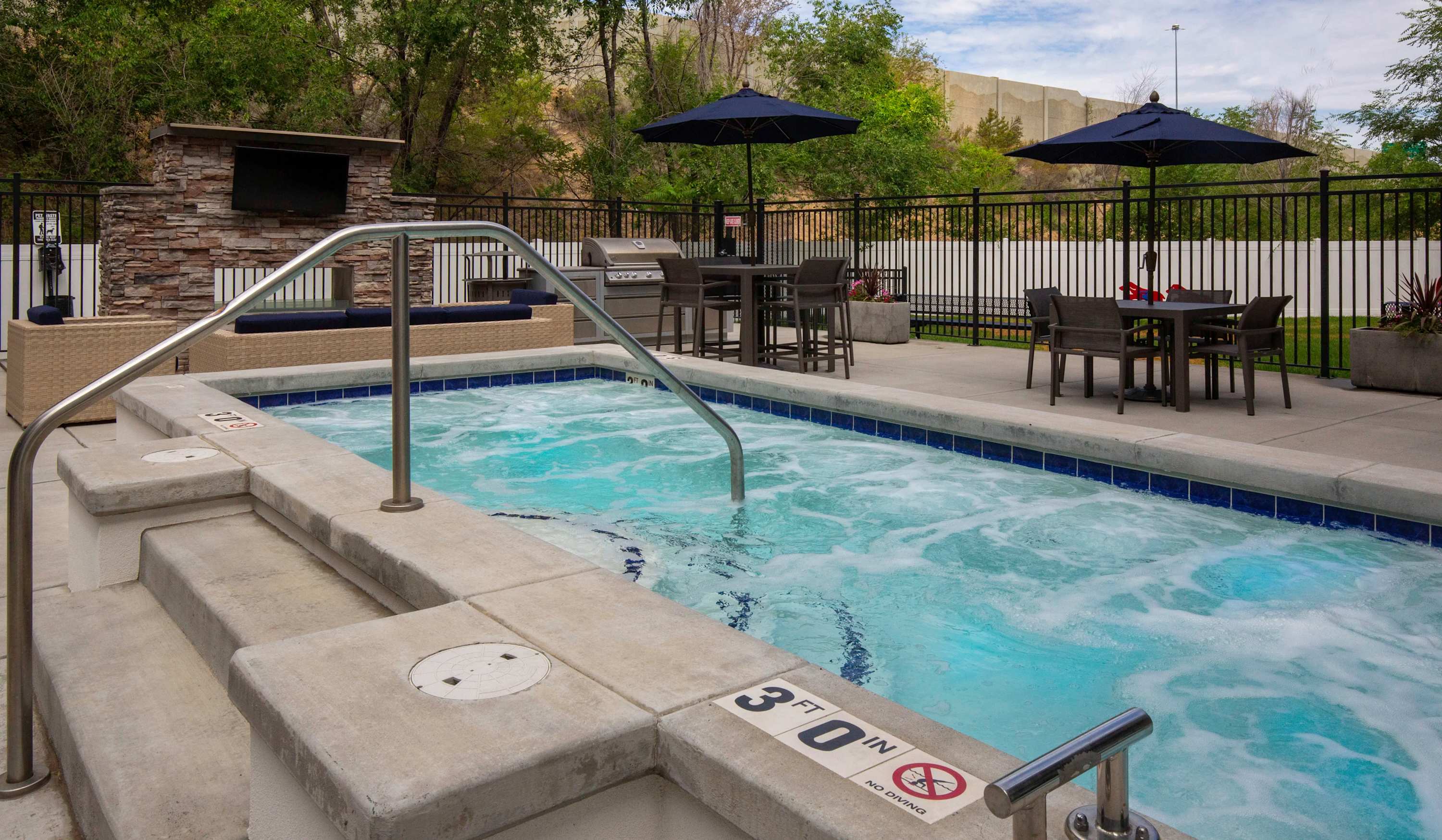 Walkable SLC 2BR Delta & Airport