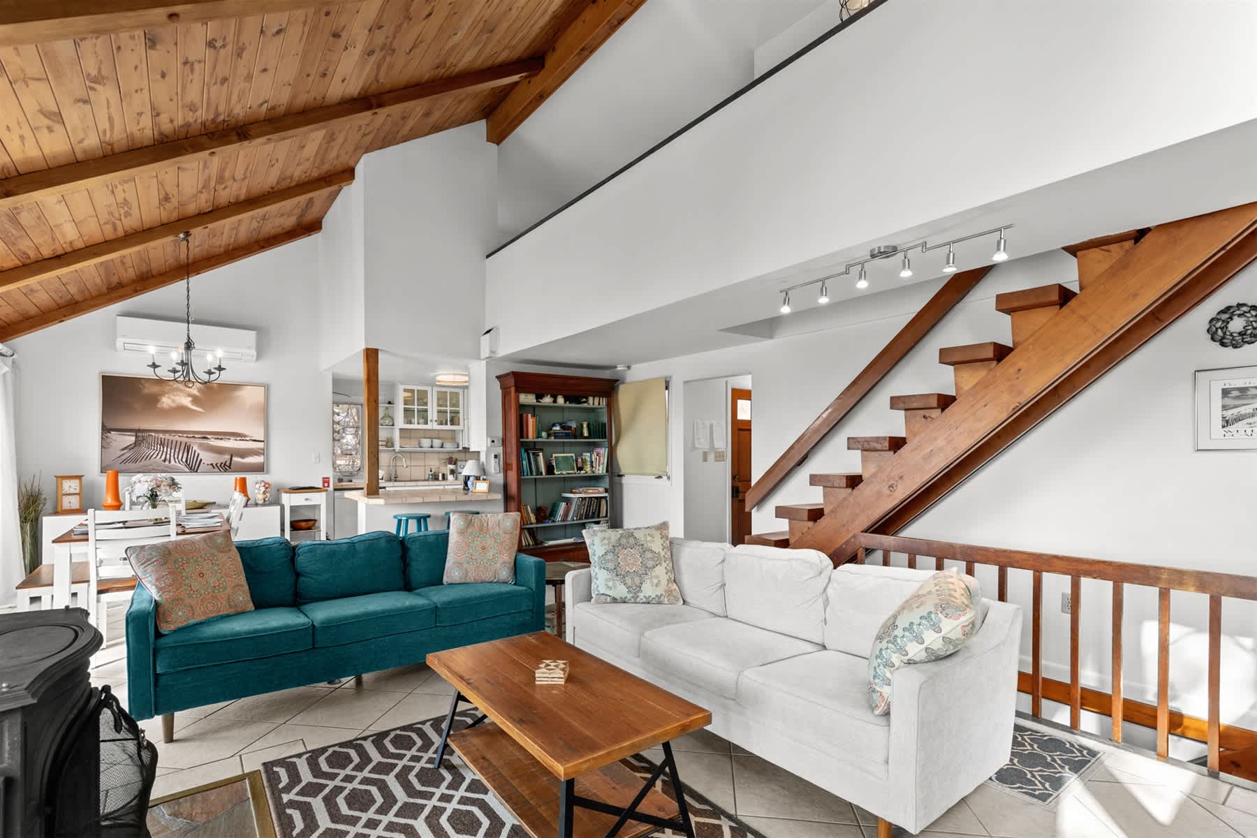 New 2026 Private 4BD Retreat With Surrounding Water Views 2