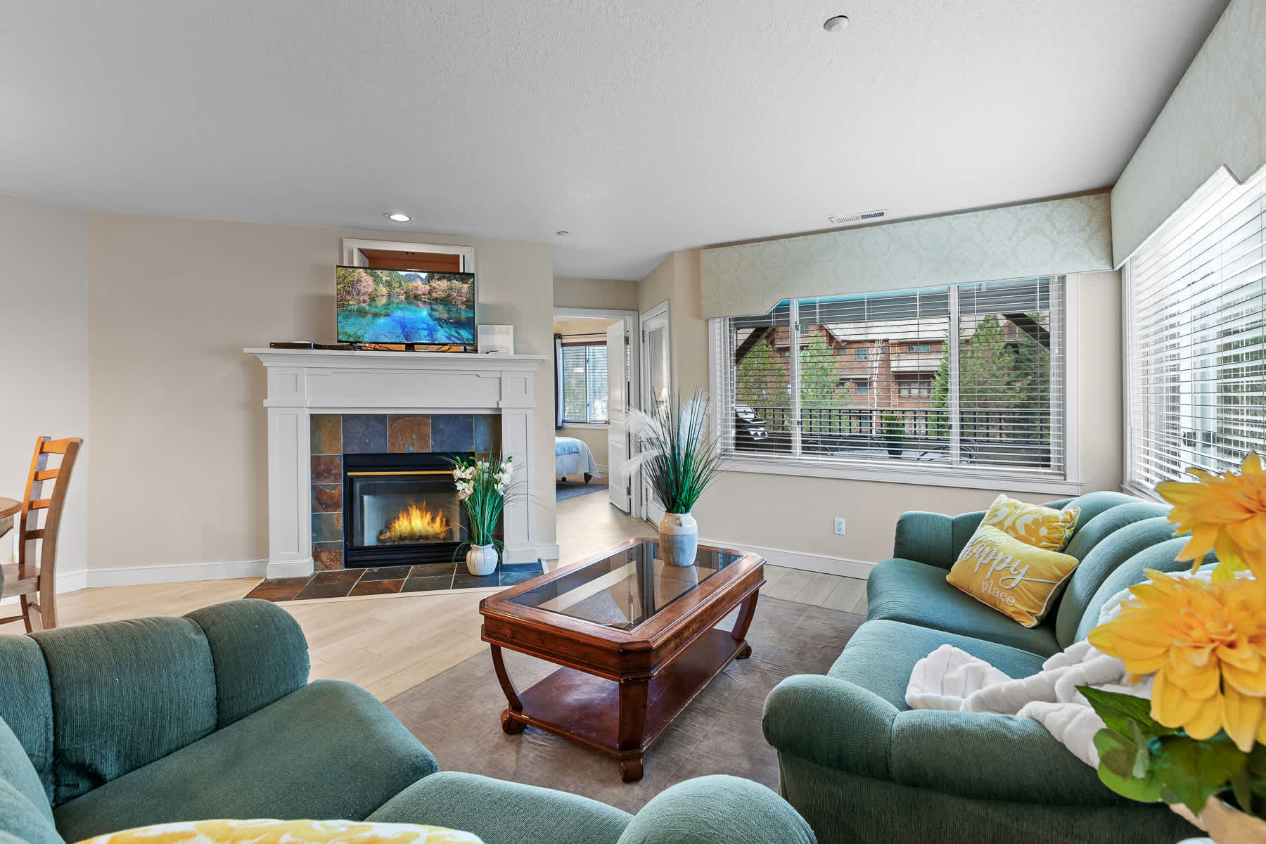 Unwind at Mountain Lake Getaway near Gozzer 2