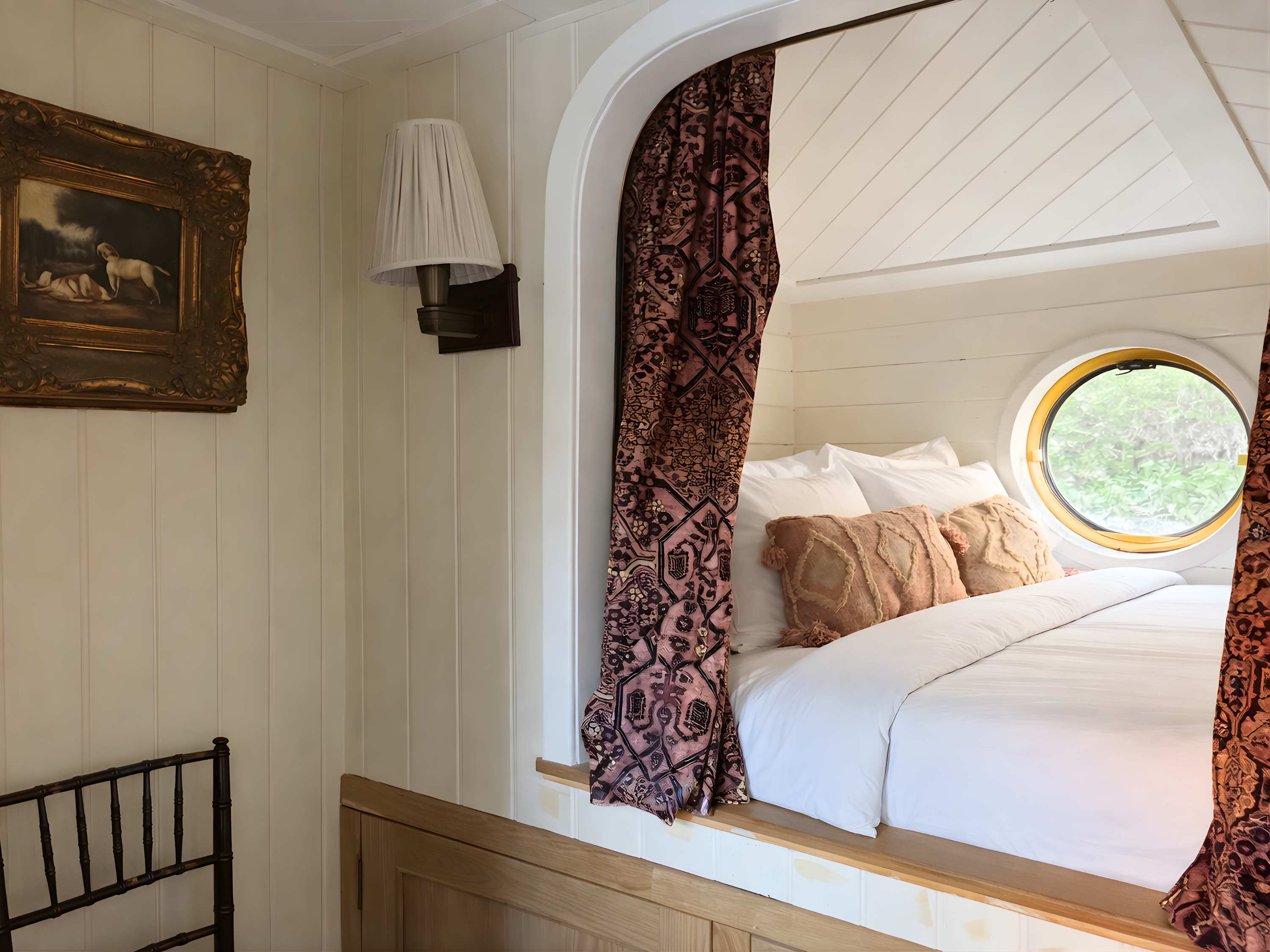 The Arts Barge in Lea Bridge Road 146 E5 9RB - Property image 6 - VivreStays