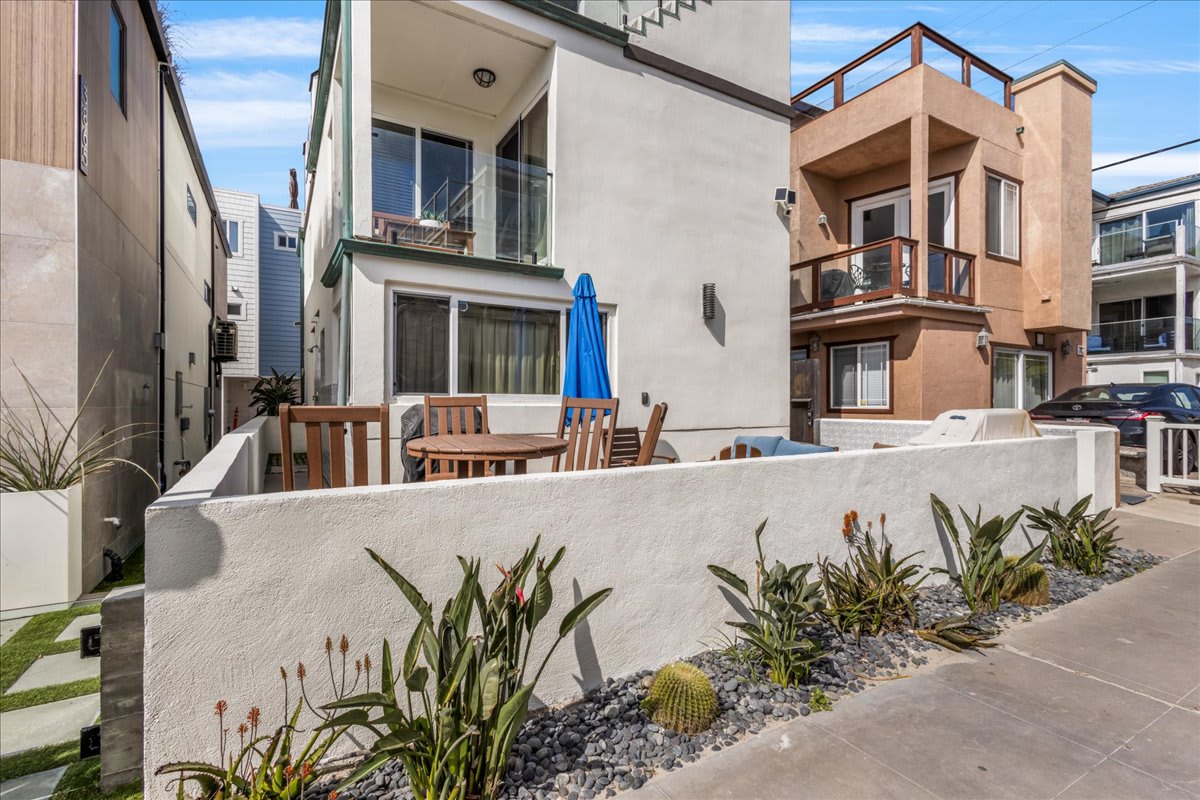 Gorgeous Studio Steps 2 Beach 5