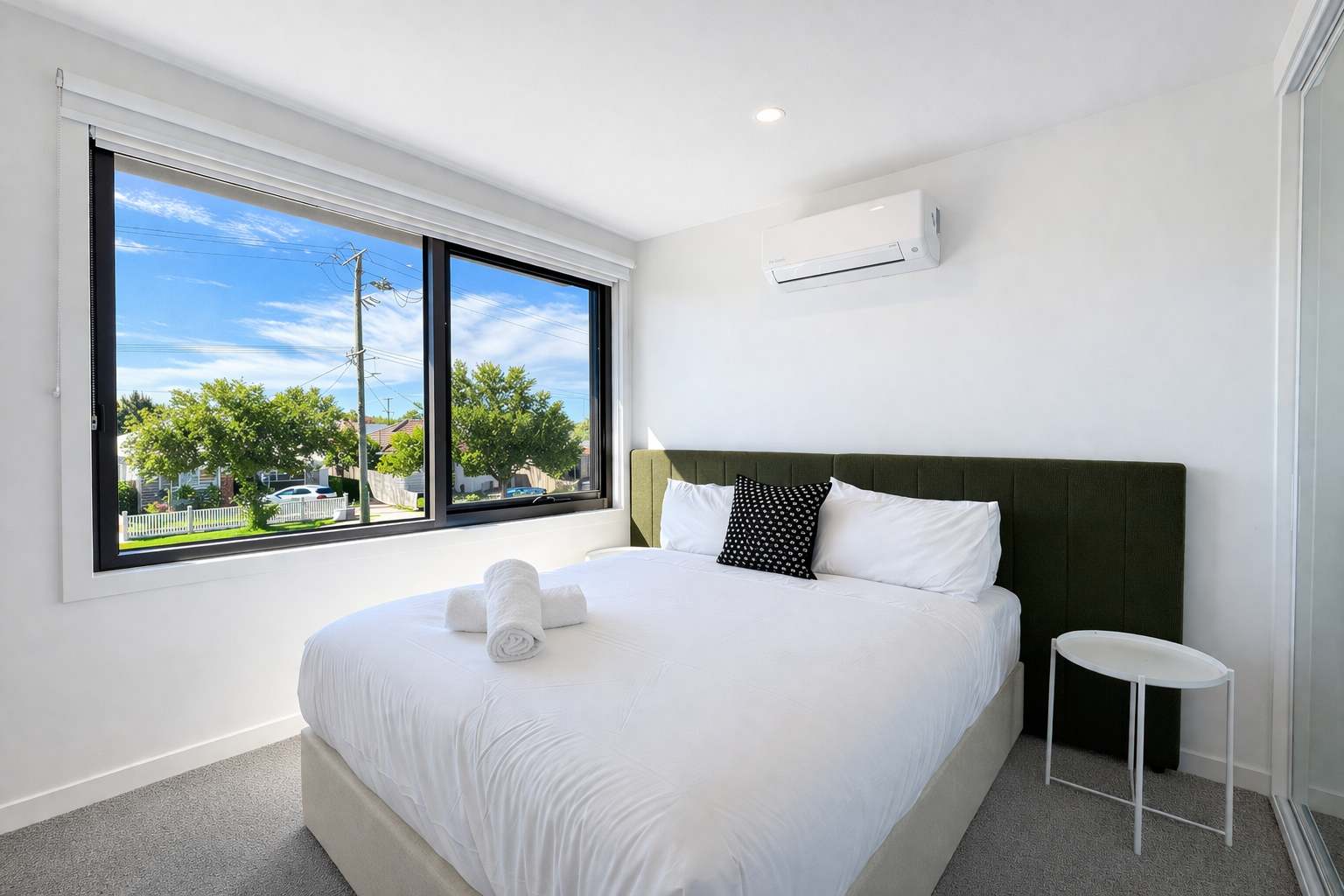 Sunny Modern Townhouse in Yarraville