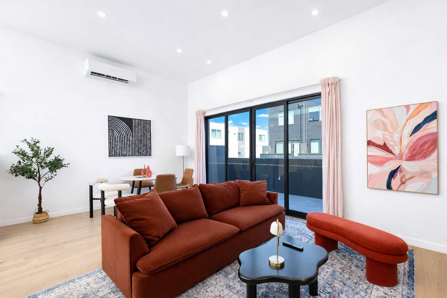 Sunny Modern Townhouse in Yarraville
