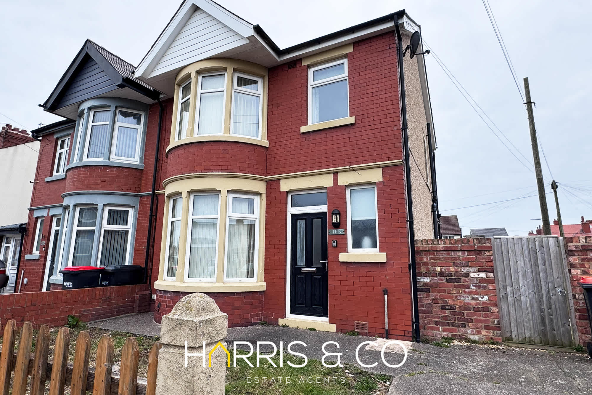The Great Wave Retreat - Calm Coastal Stay in Lowther Road 10 FY7 7AS - Property image 35 - VivreStays