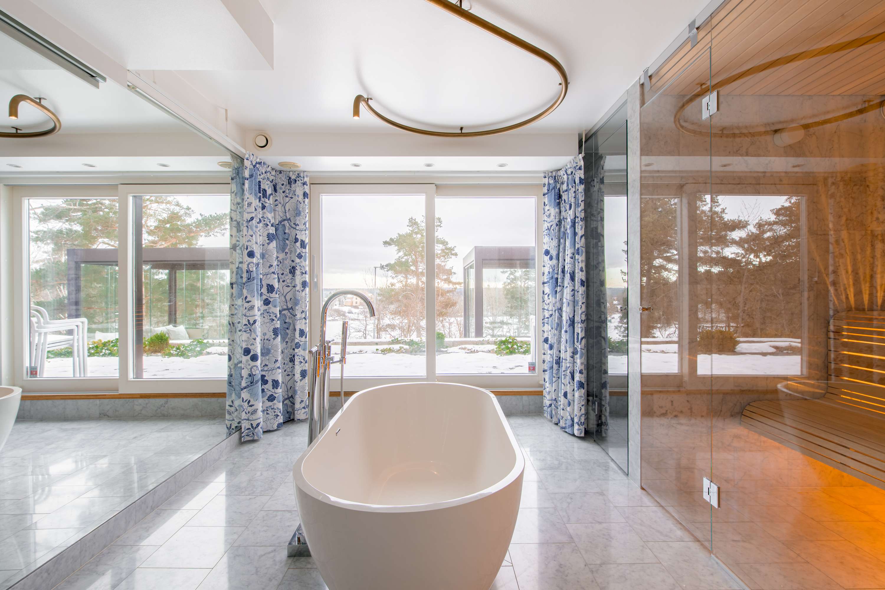 Luxury Designer Villa, Pool, Spa, Gym, Lidingo