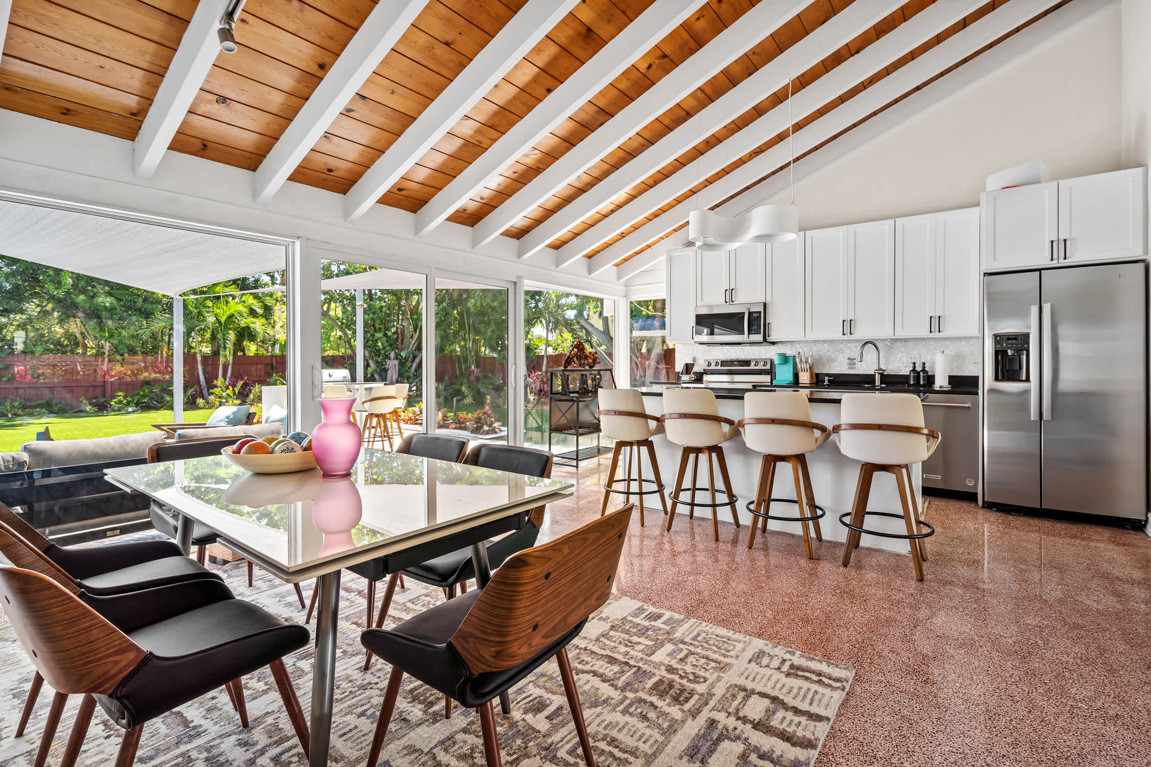 Make mealtime memories together in the spacious dining area​