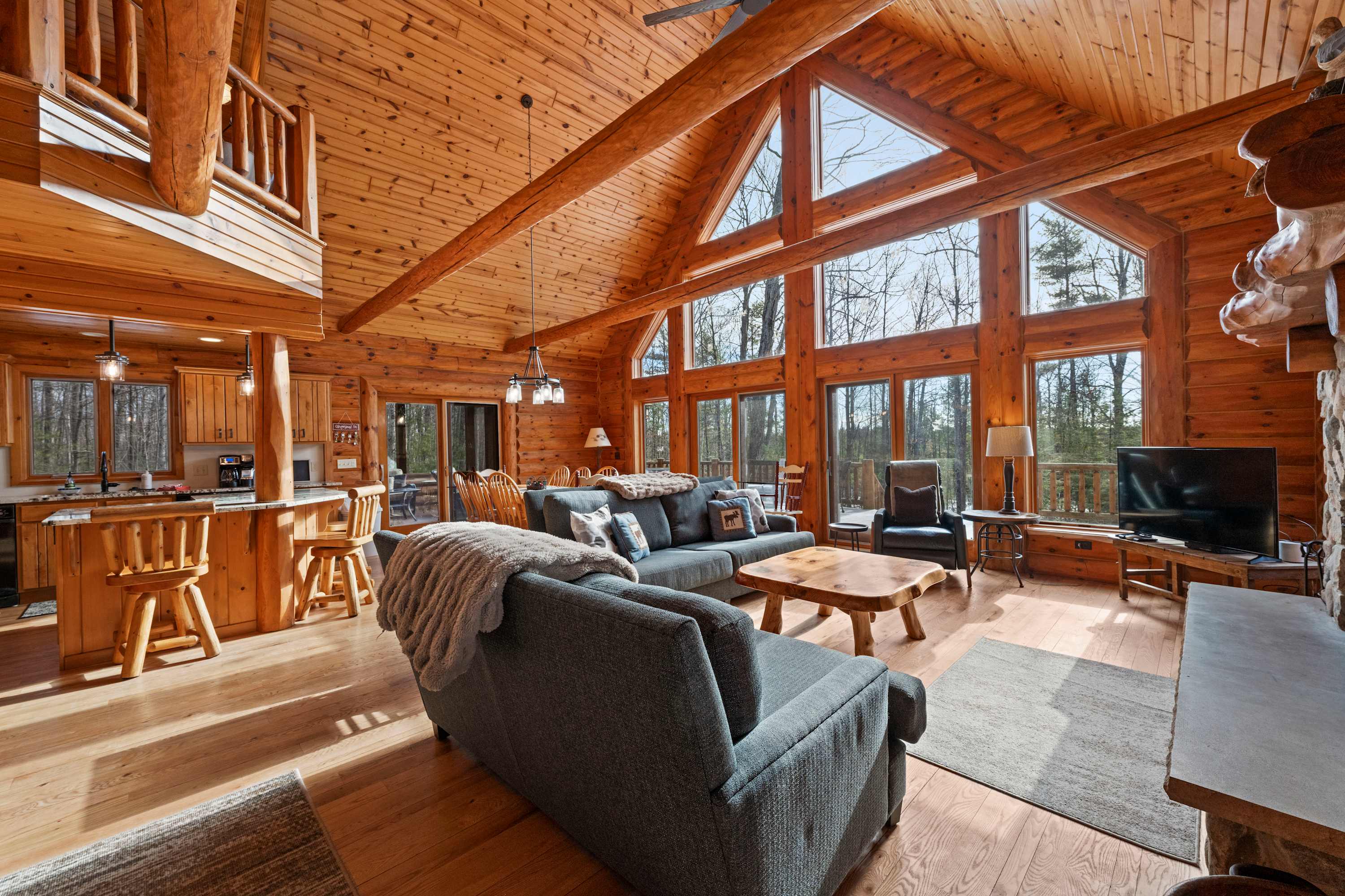 The Log Home of Fish Creek 6