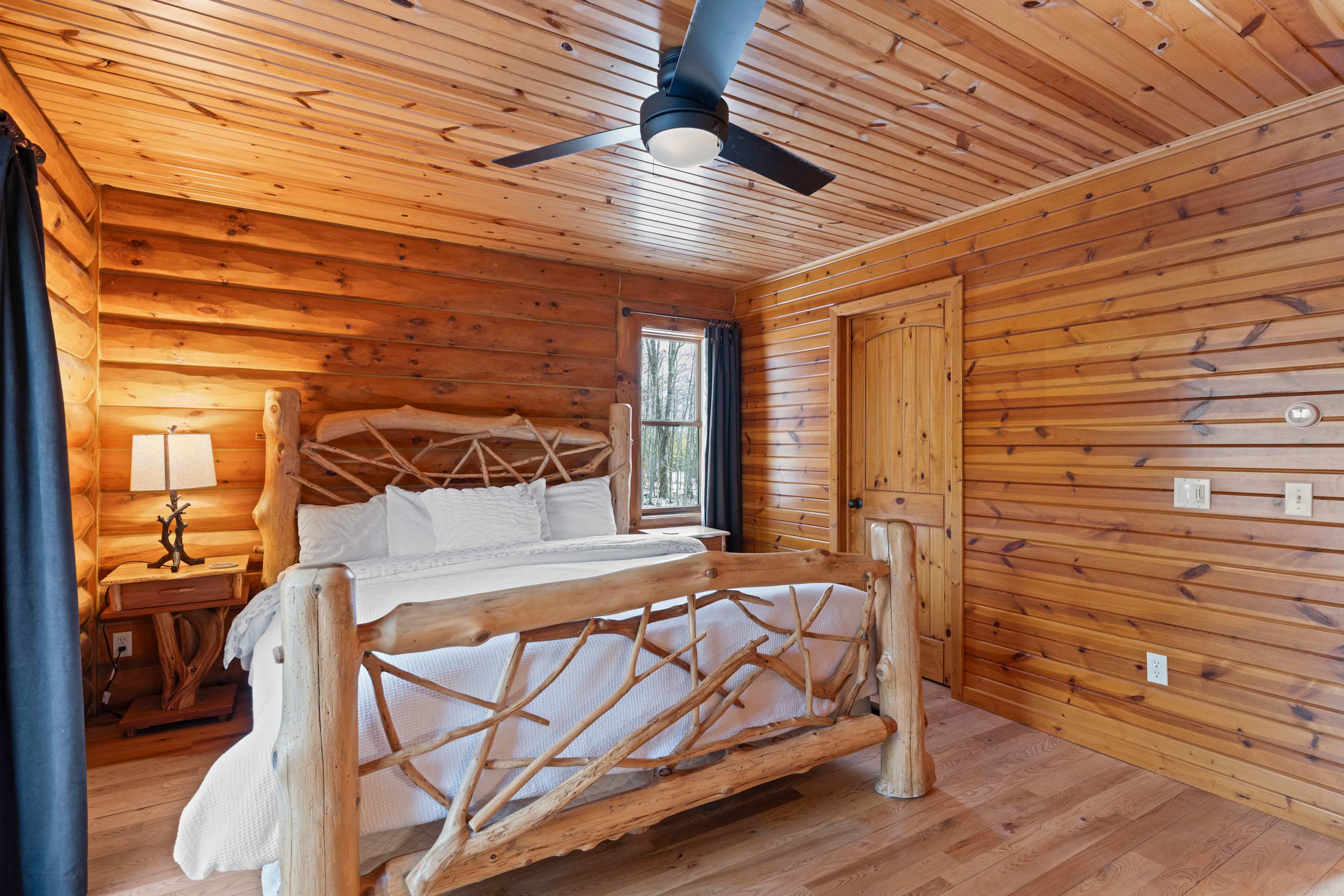 The Log Home of Fish Creek 5