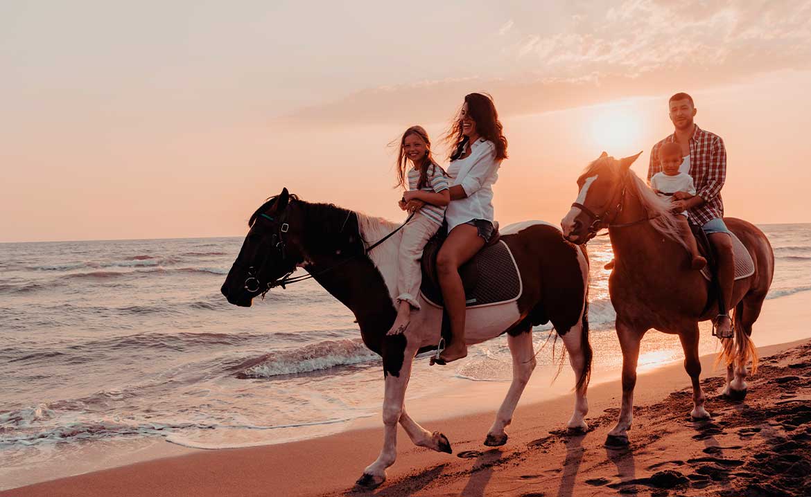 offsite horseback rding with your family and enjoy perfect sihloutes
