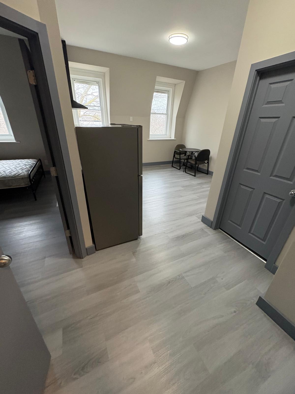 #38.5 St. Catharine's 1-bedroom Hotel-Apartment