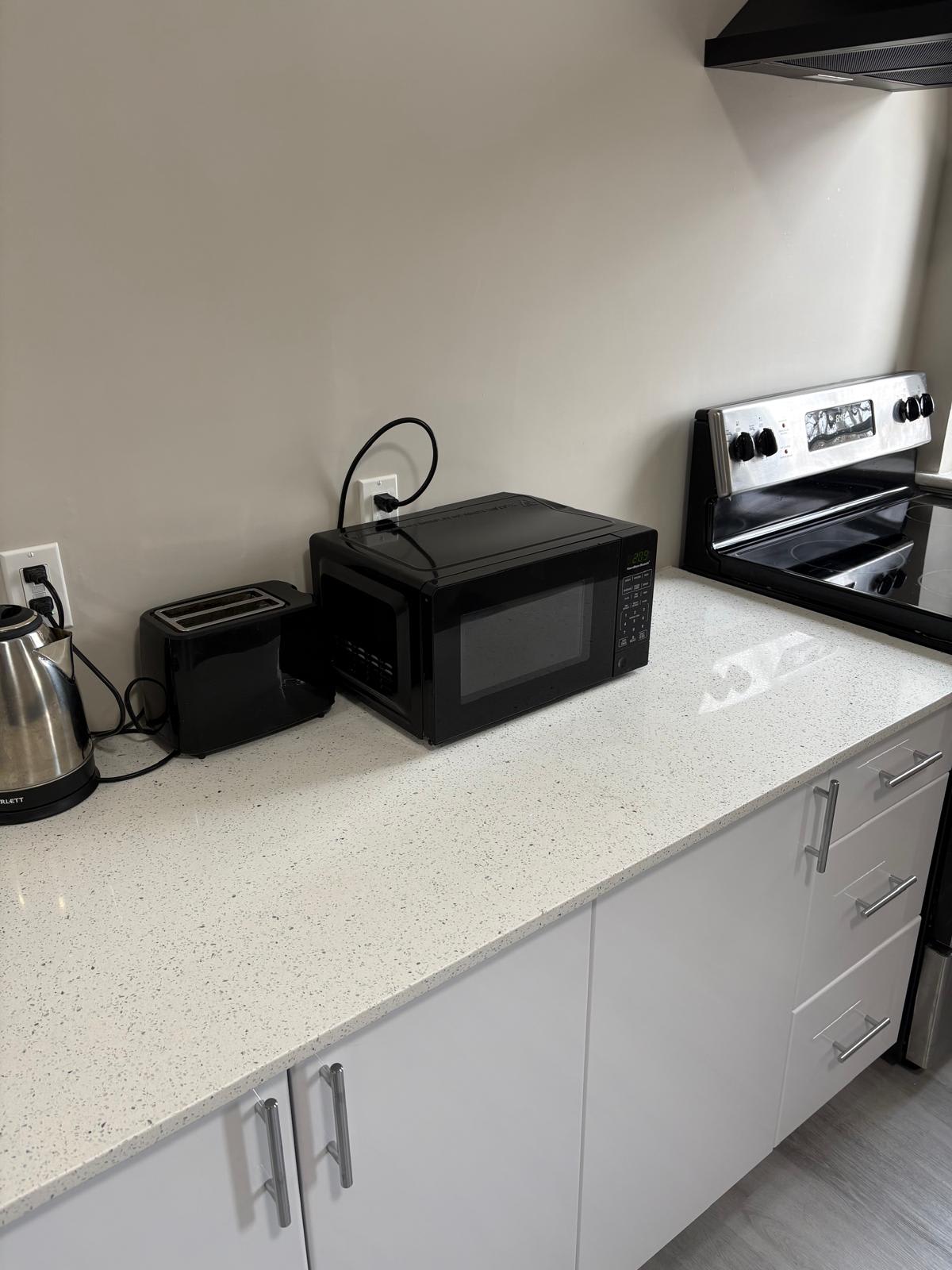 #38.5 St. Catharine's 1-bedroom Hotel-Apartment