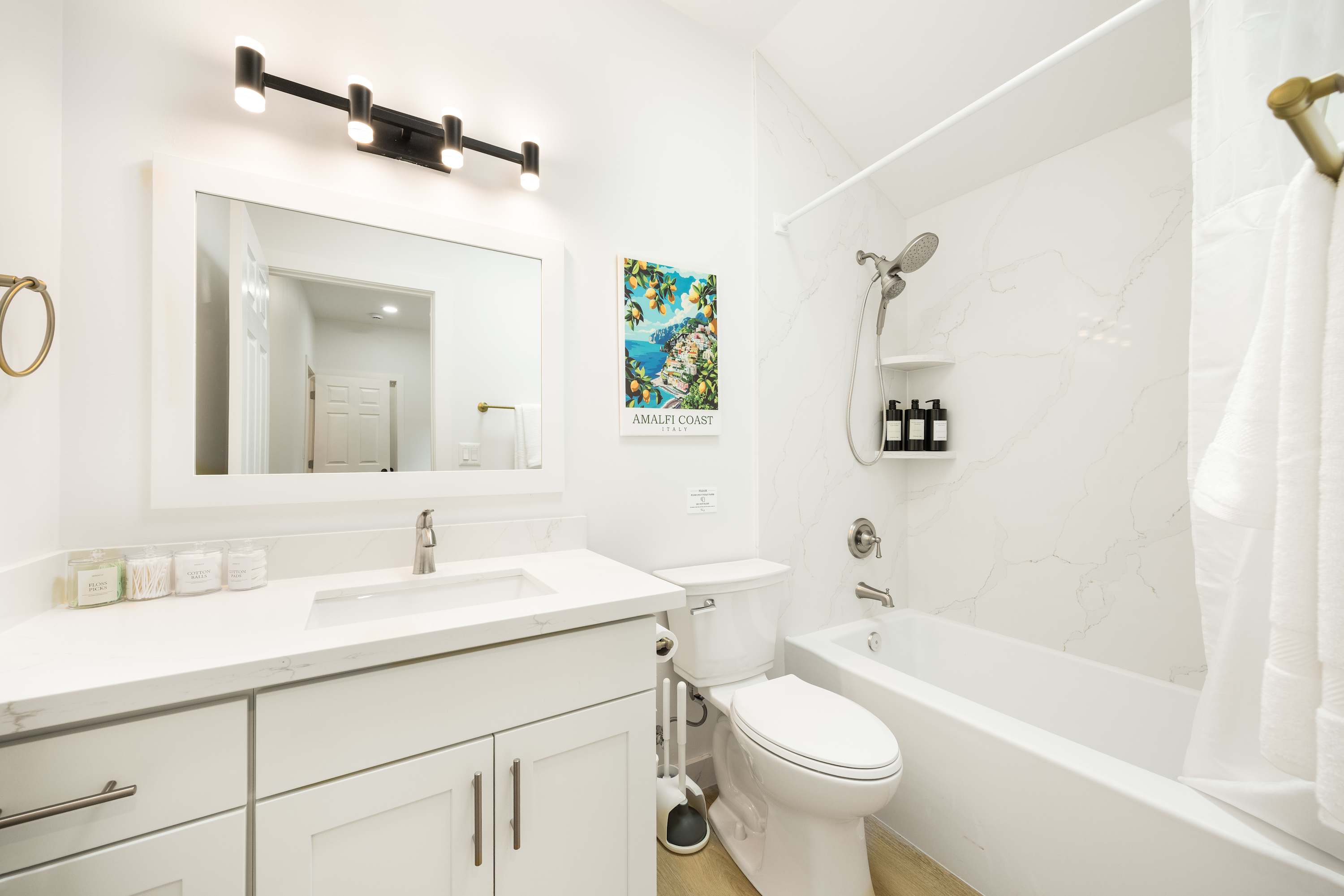 Single-Level 3BR Retreat, Step-Free & Family Ready
