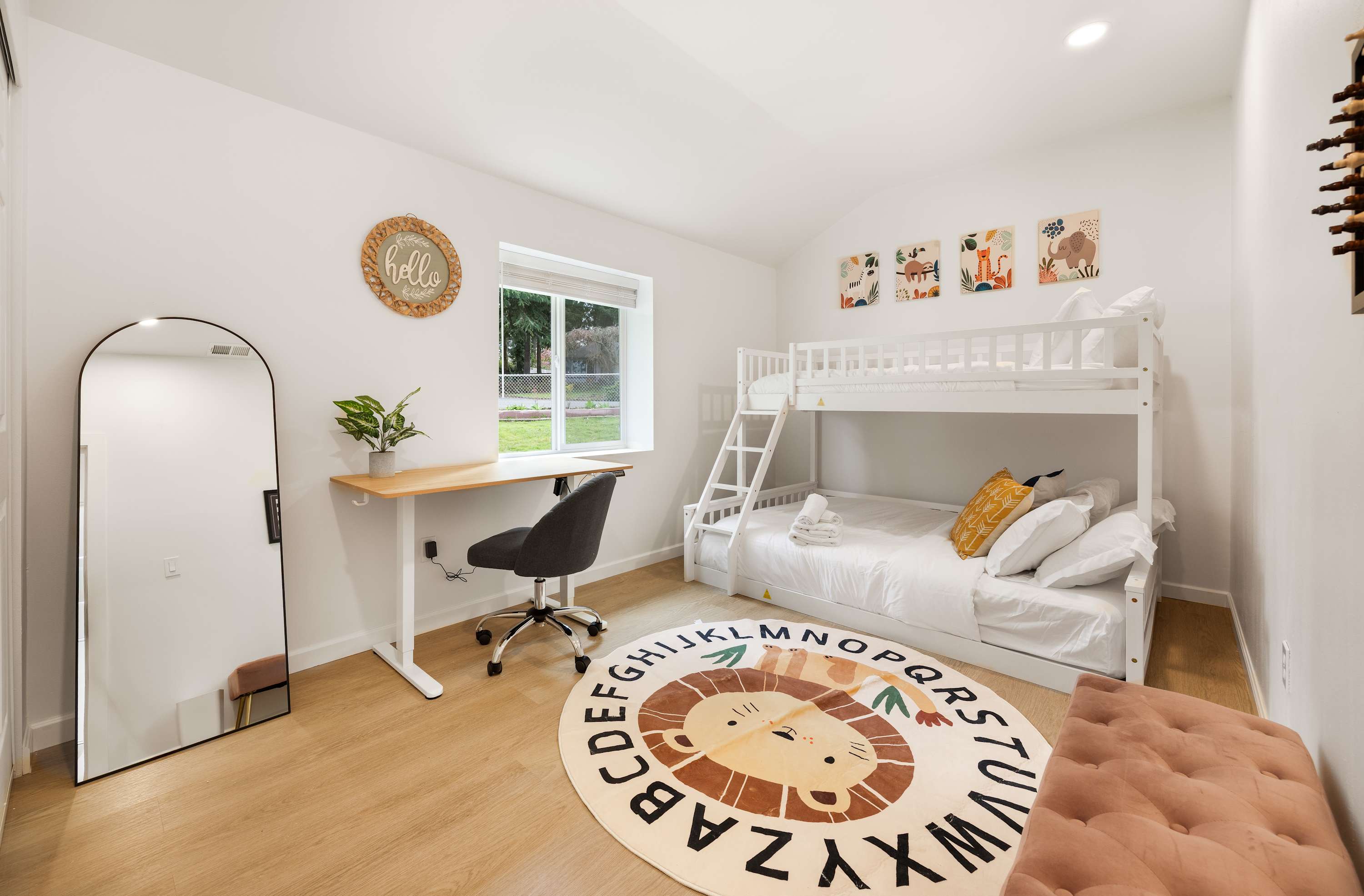 Single-Level 3BR Retreat, Step-Free & Family Ready
