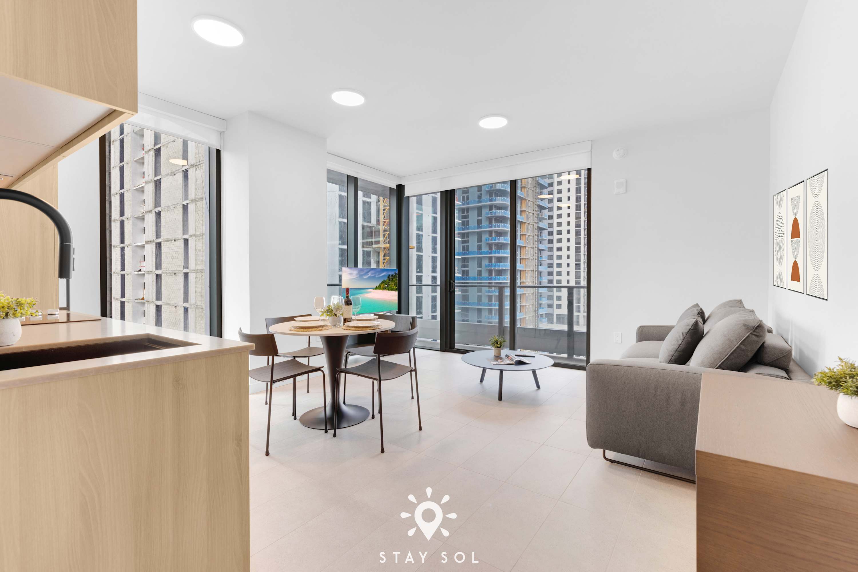 City‐View 1BR  | Modern & Refined