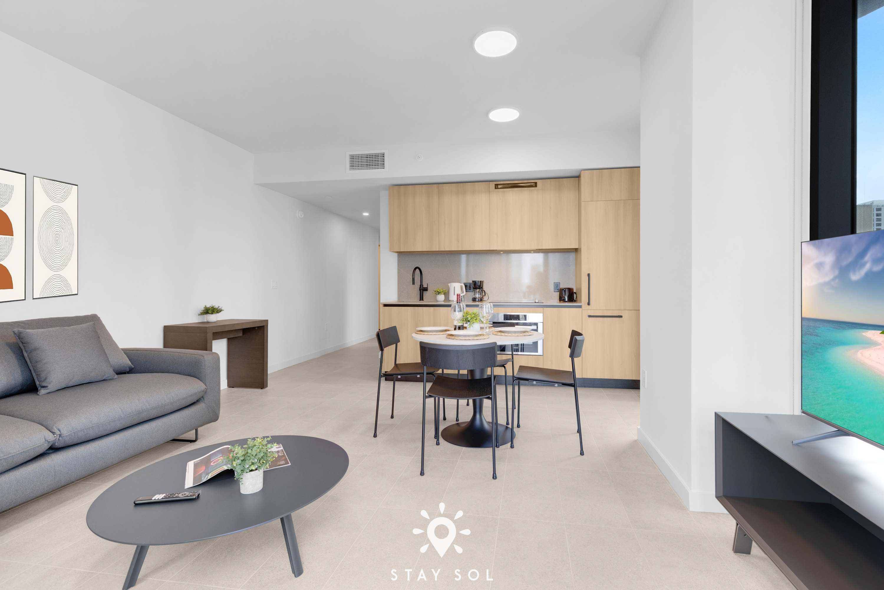 City‐View 1BR  | Modern & Refined