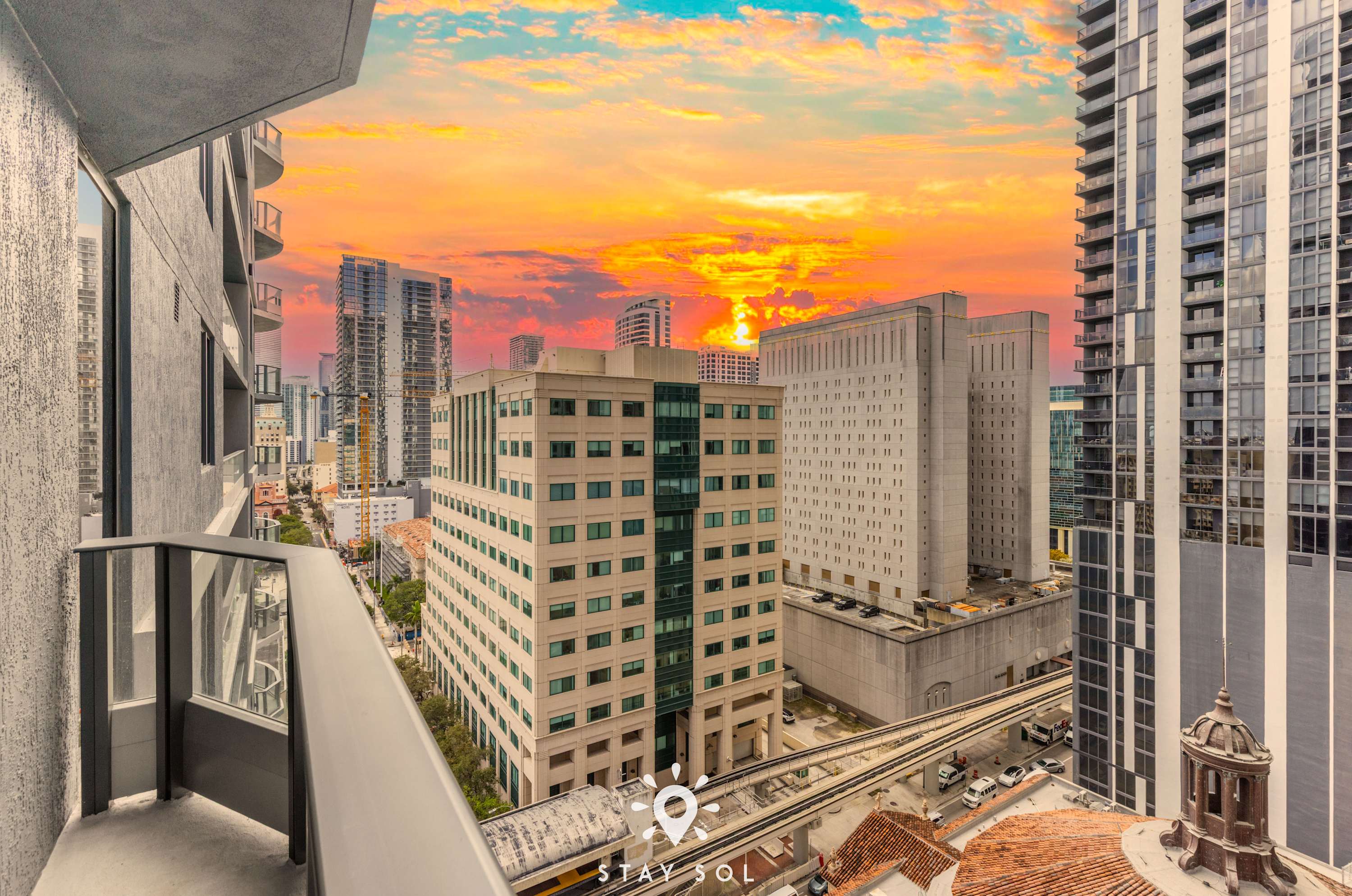 City‐View 1BR  | Modern & Refined