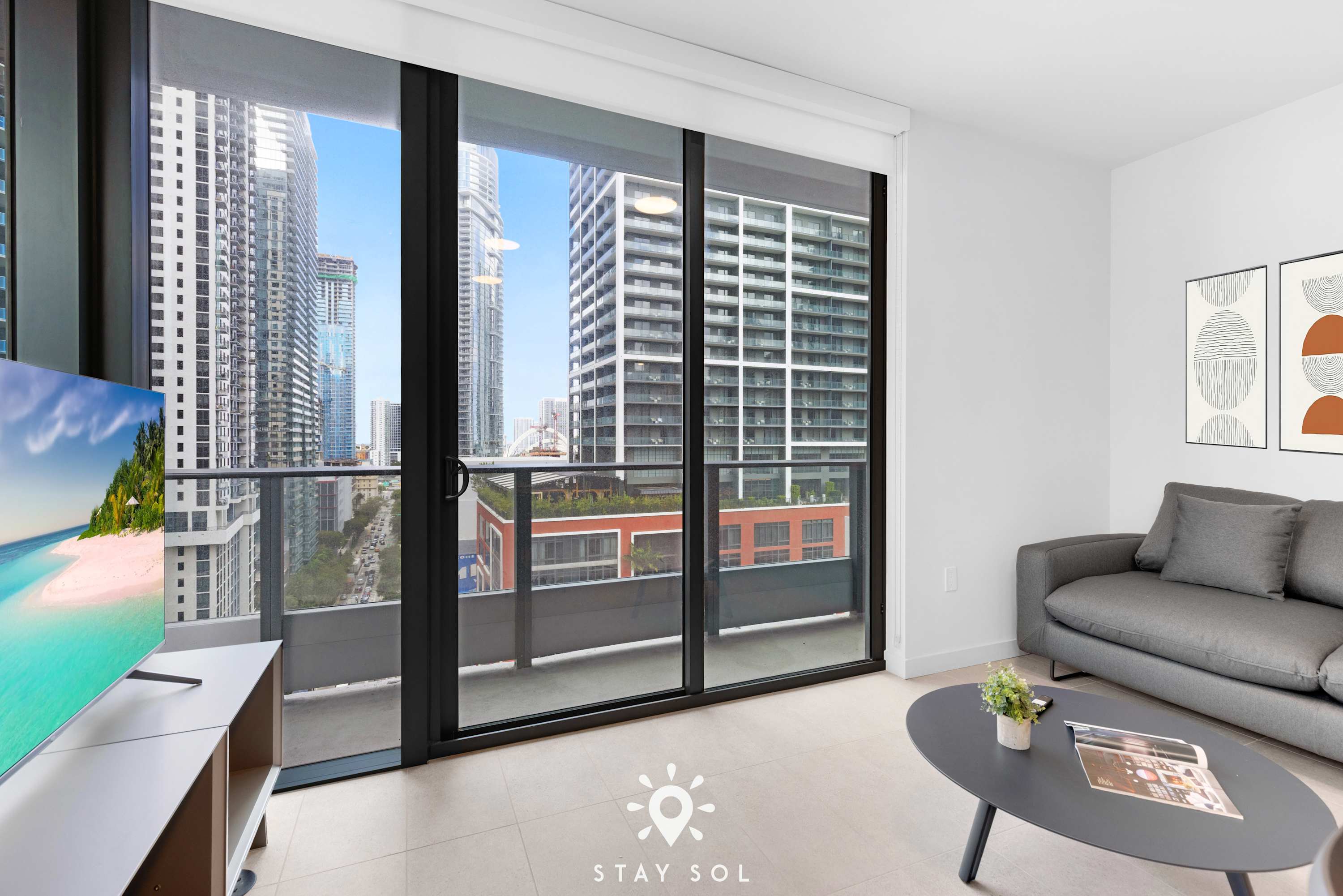 City Views with Bright 1BR Refined in 501 Miami