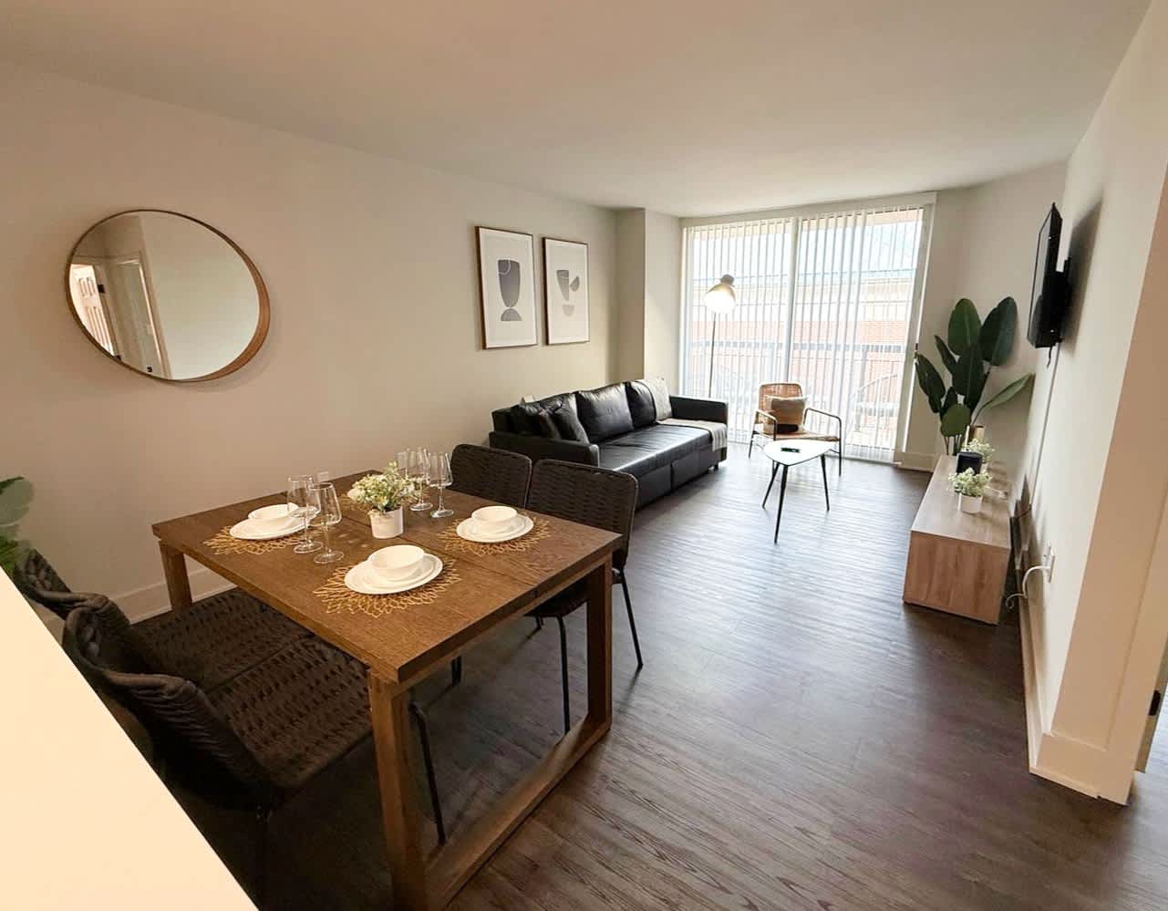 Perfectly Located Apt - Steps to Metro & More