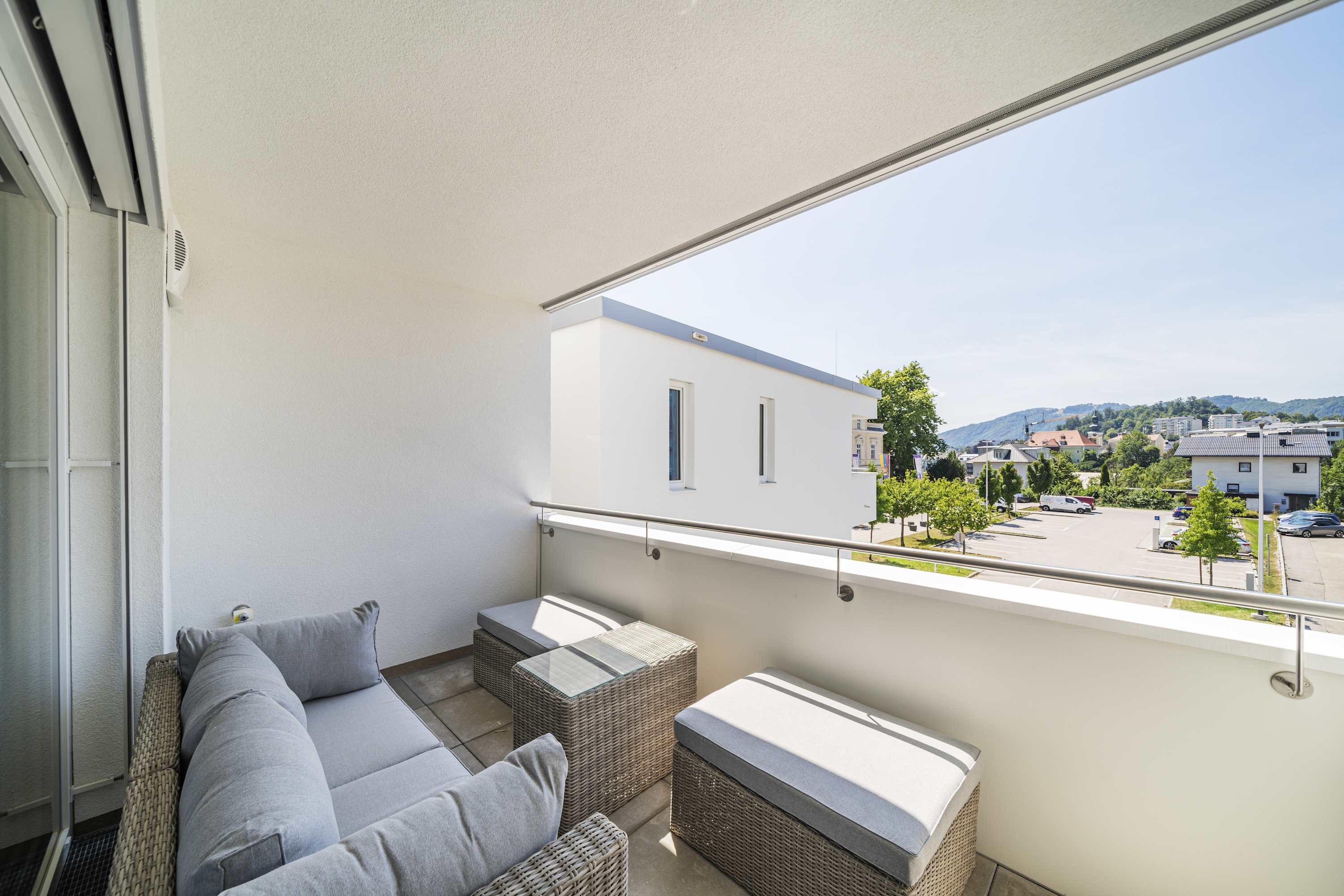 3 Zimmer Apartment mit Blick auf die Stadt