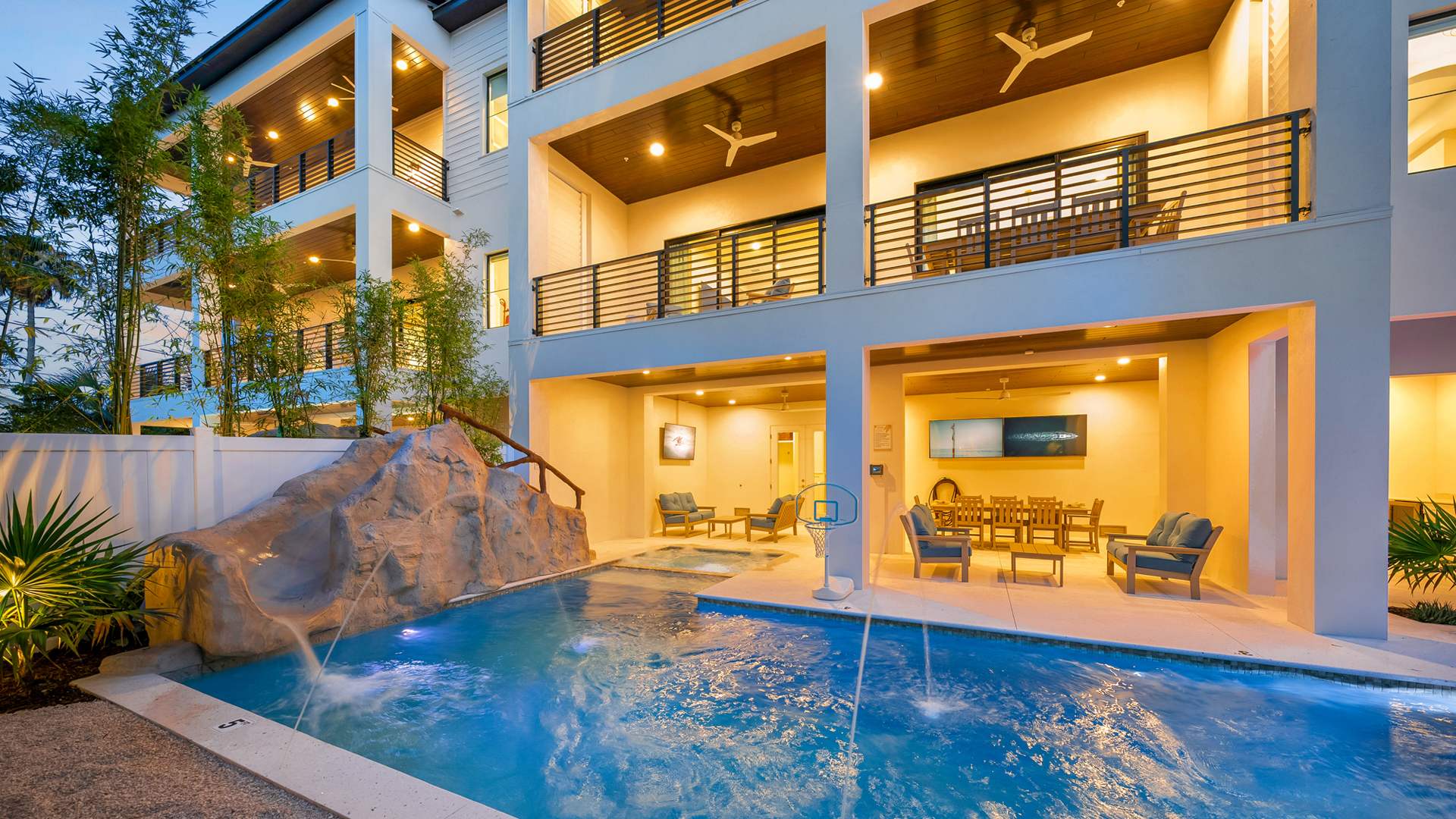 New-luxury Resort Pool W/ Slide&spa-rooftop Views - Clearwater Beach, FL