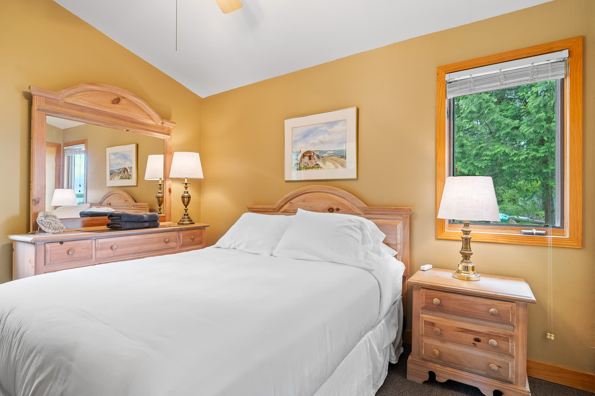 Sunset Shores - Lakeside Cabin #1 4