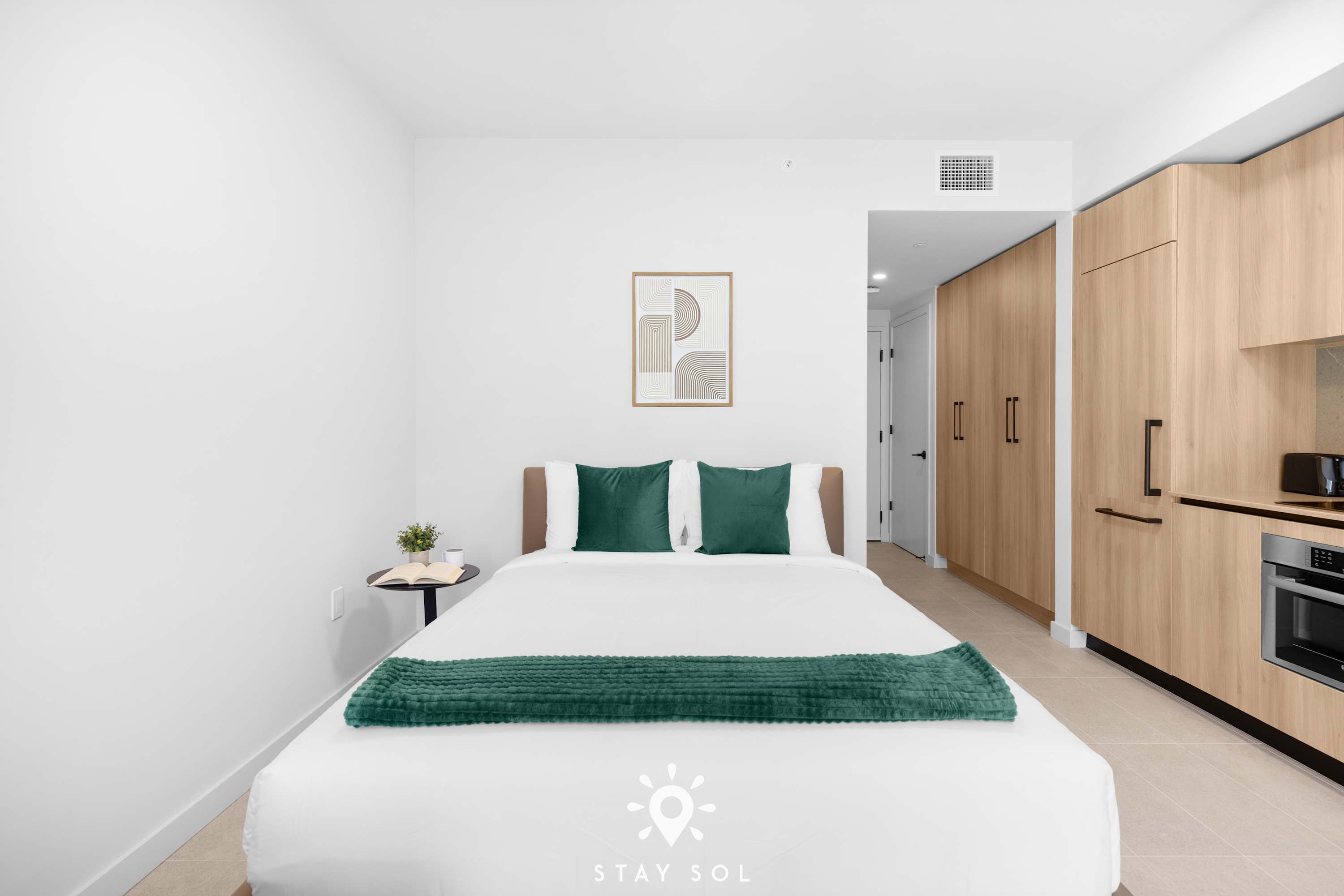 Elite Stay with Beautiful Rooftop Vibes Studio