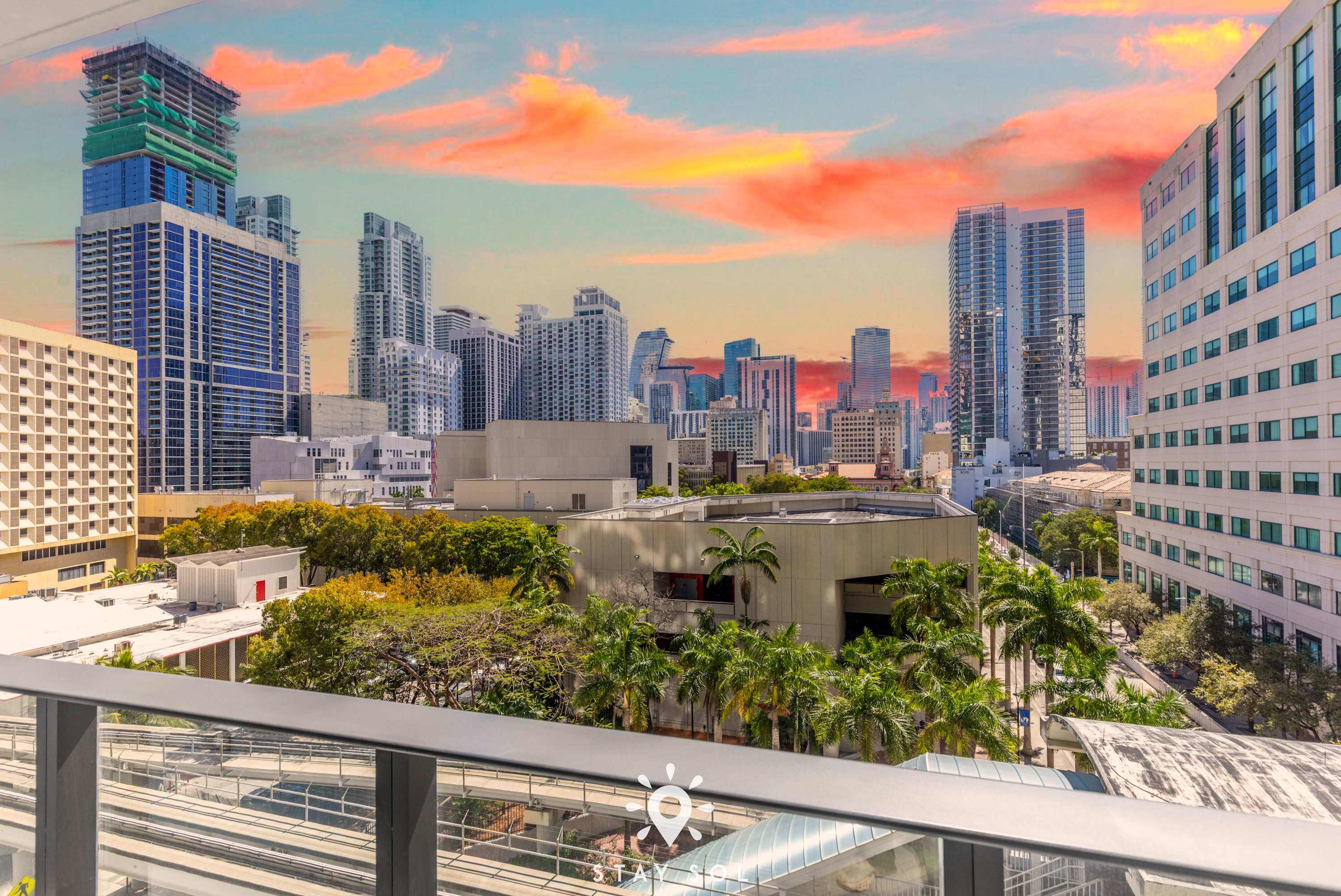 Elite Stay with Beautiful Rooftop Vibes Studio