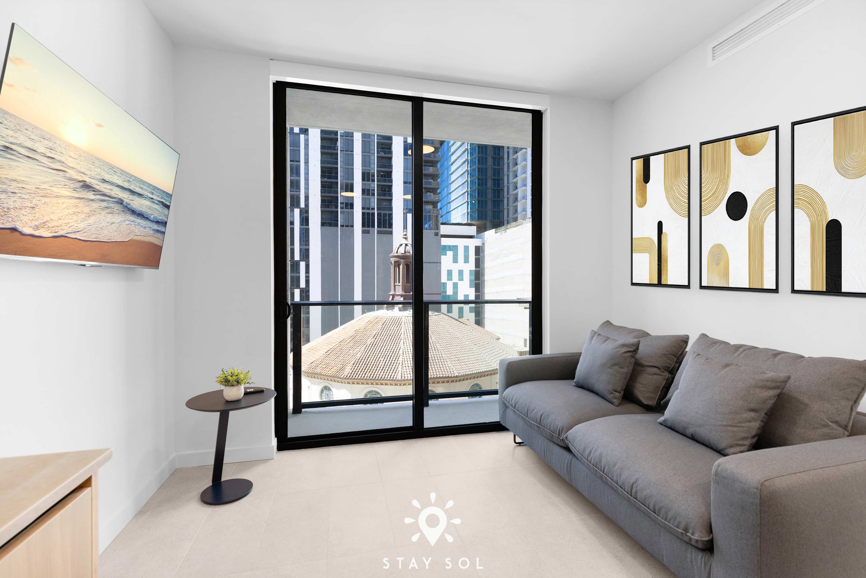 Downtown Hideaway • 1BR + Balcony