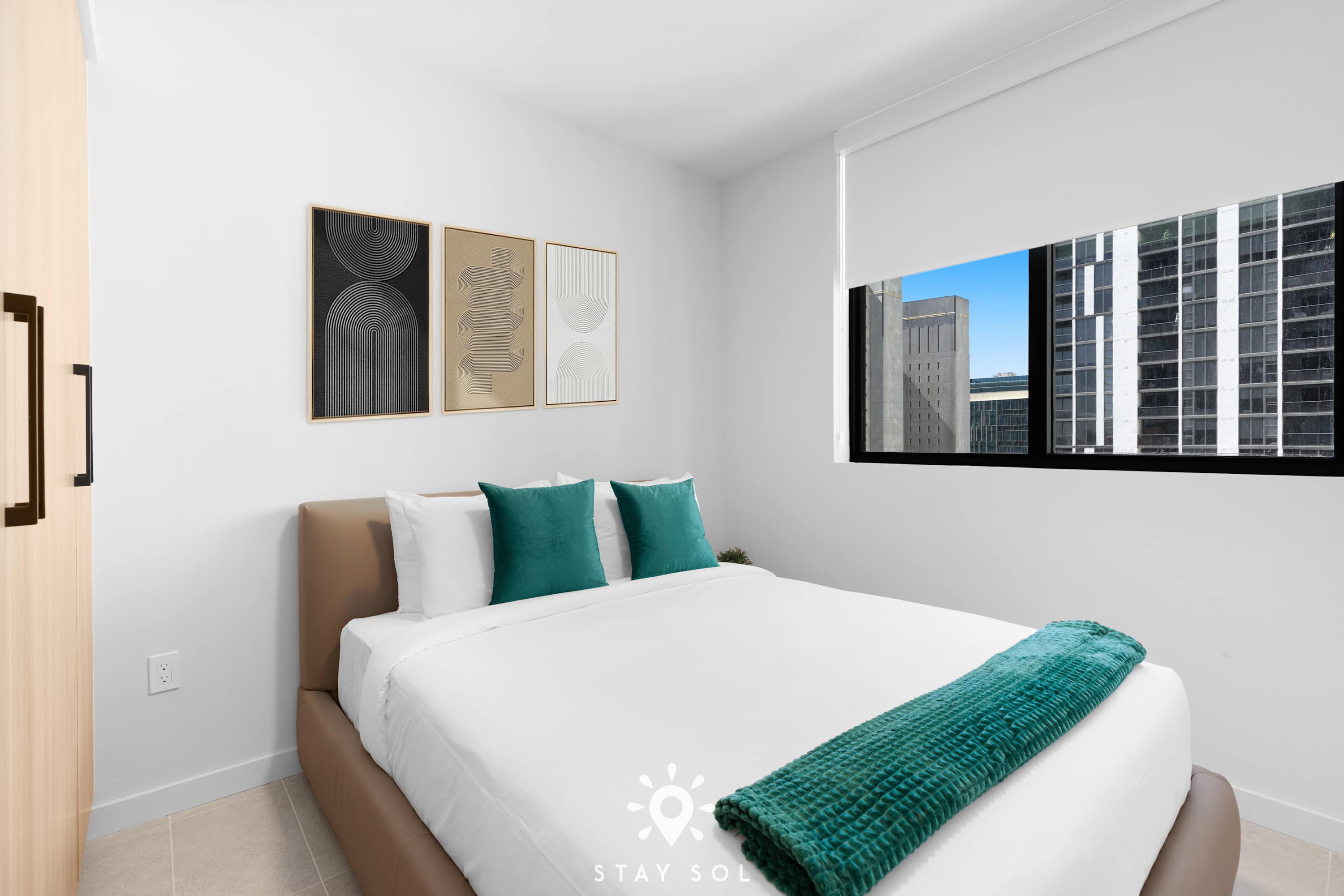 Rooftop Paradise and Modern 1BR with City Views