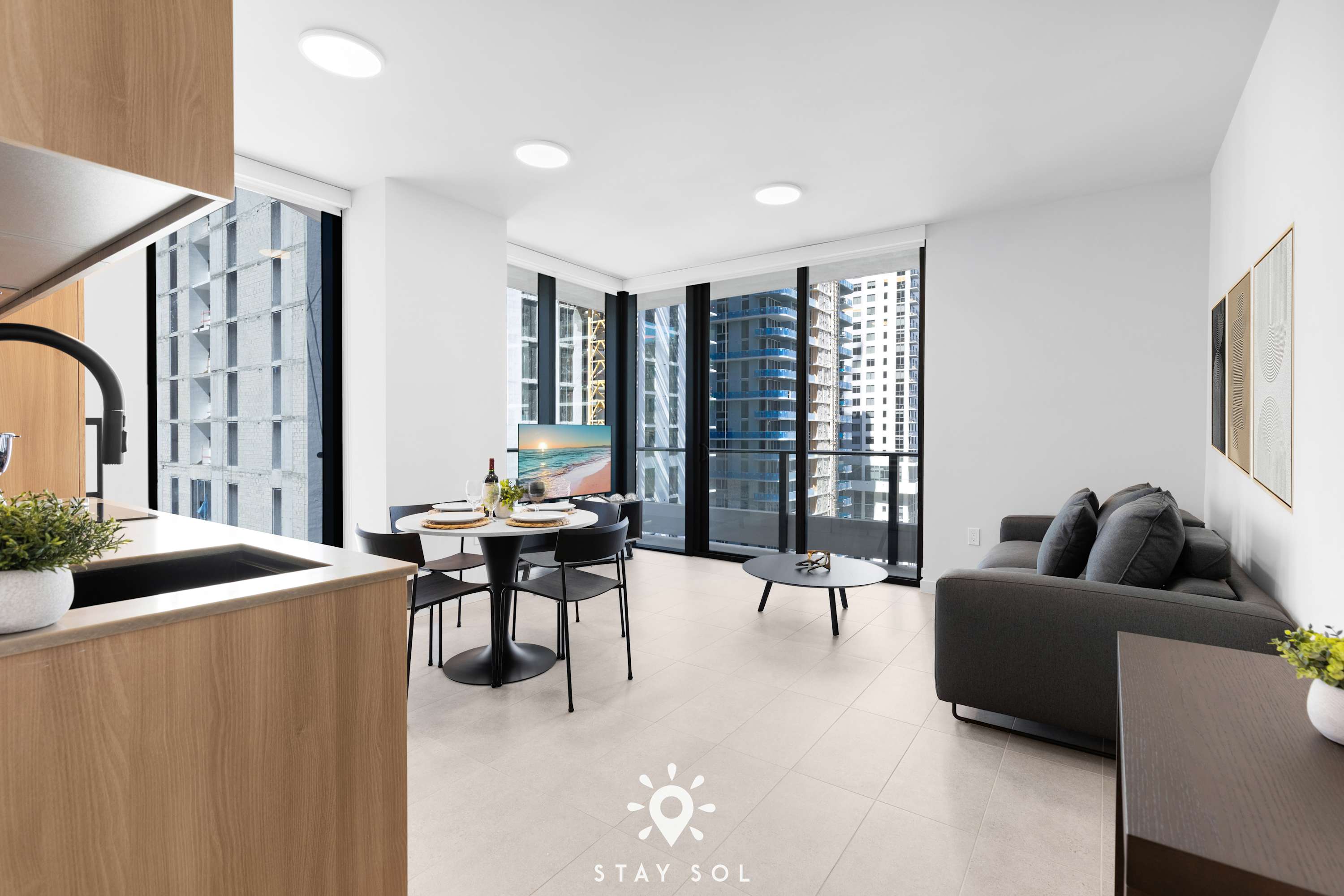 Rooftop Paradise and Modern 1BR with City Views