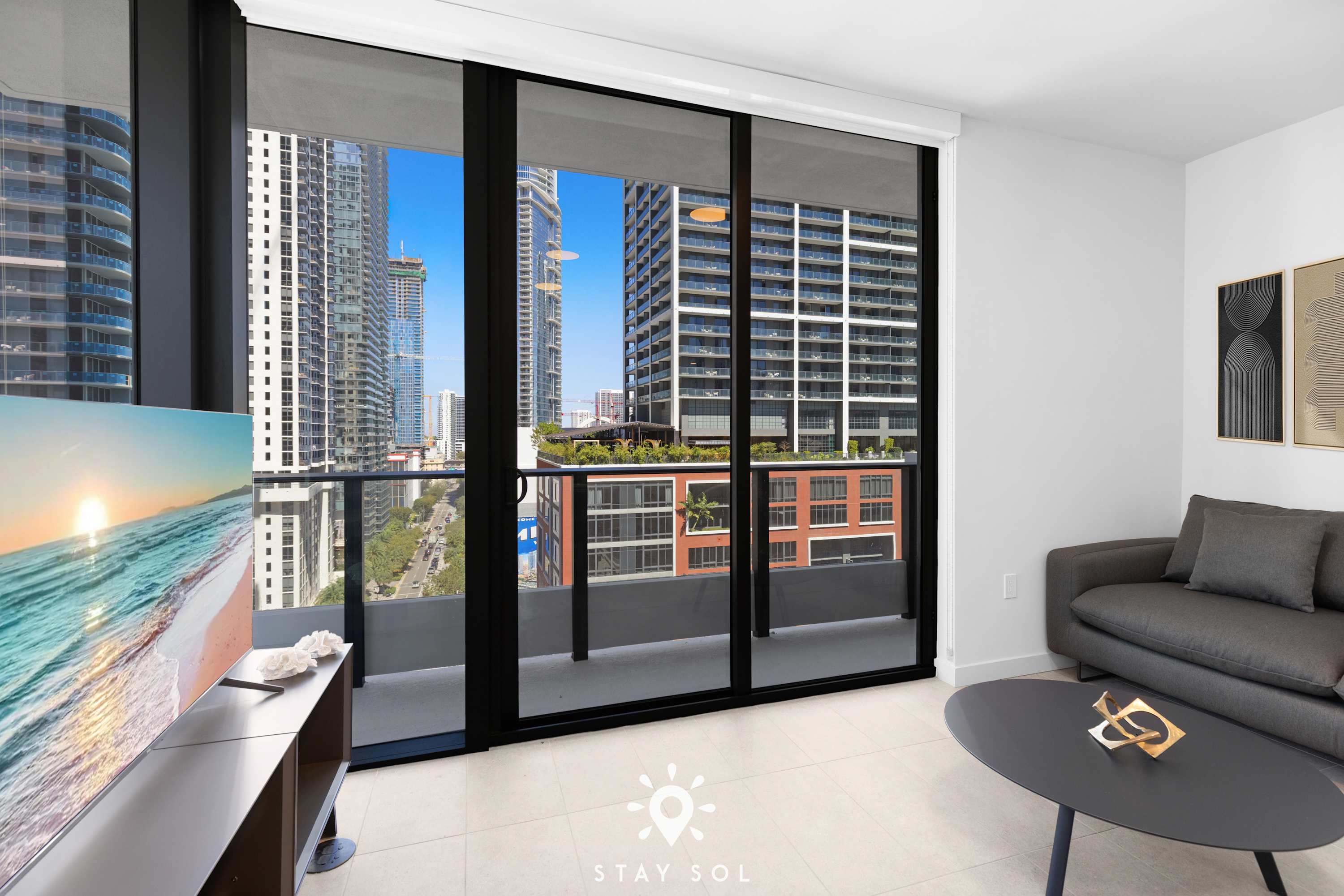 Rooftop Paradise and Modern 1BR with City Views