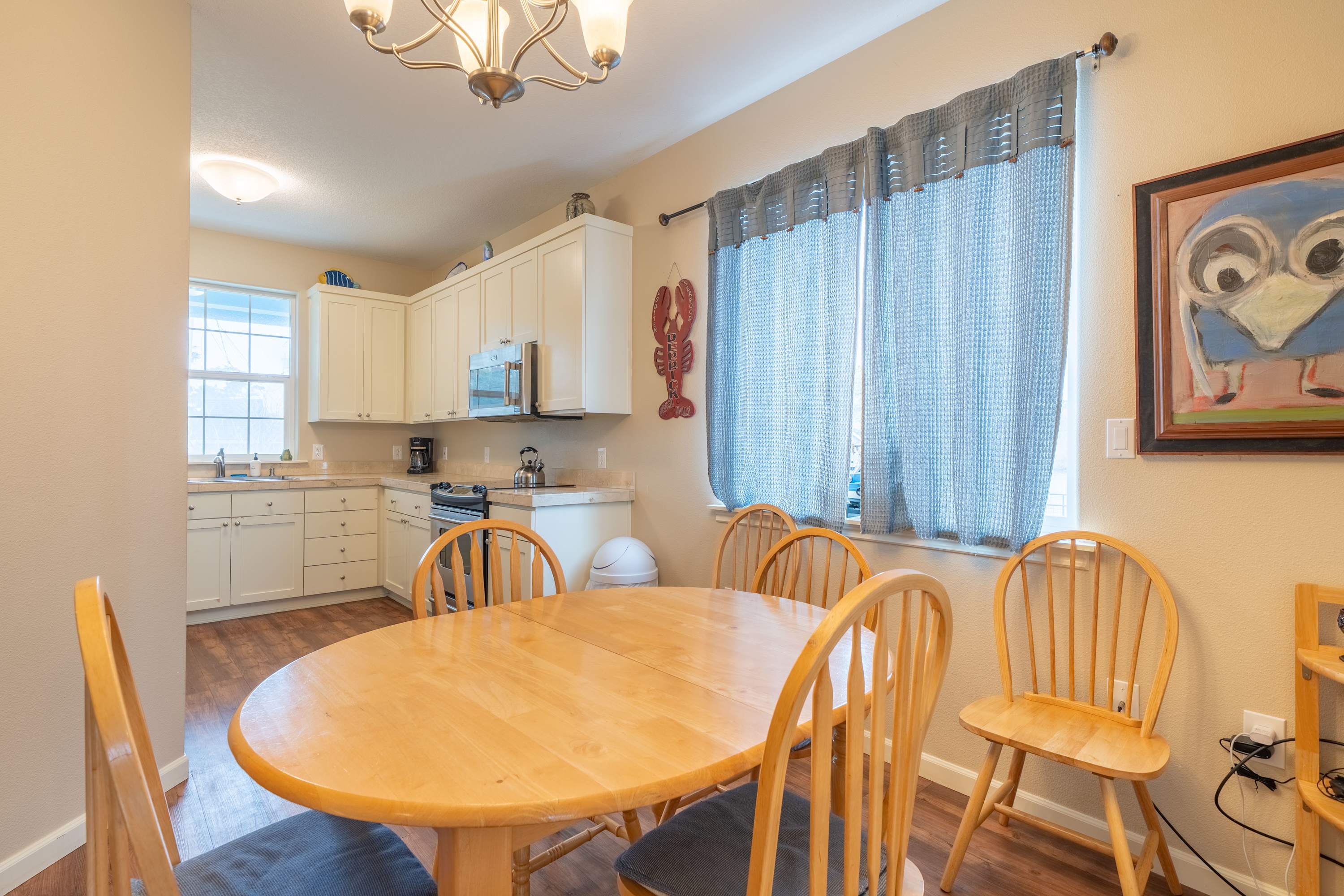 Riverfront Home Near Downtown + 5Min Walk to Beach