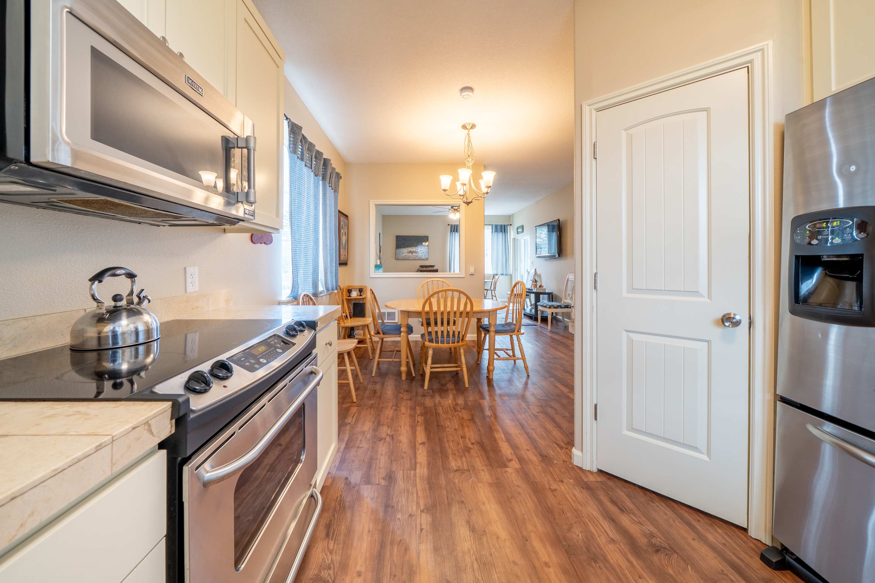 Riverfront Home Near Downtown + 5Min Walk to Beach