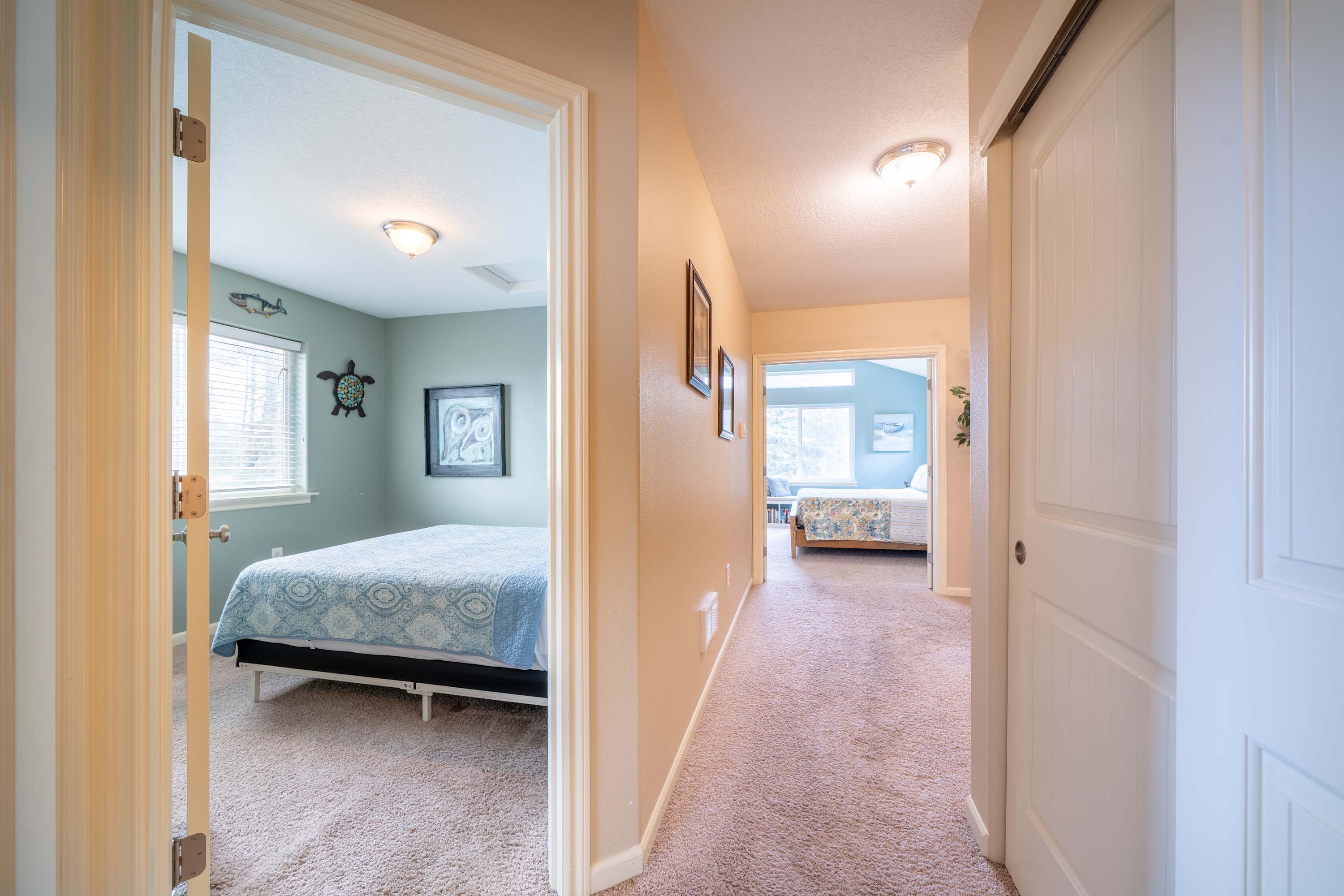 Riverfront Home Near Downtown + 5Min Walk to Beach