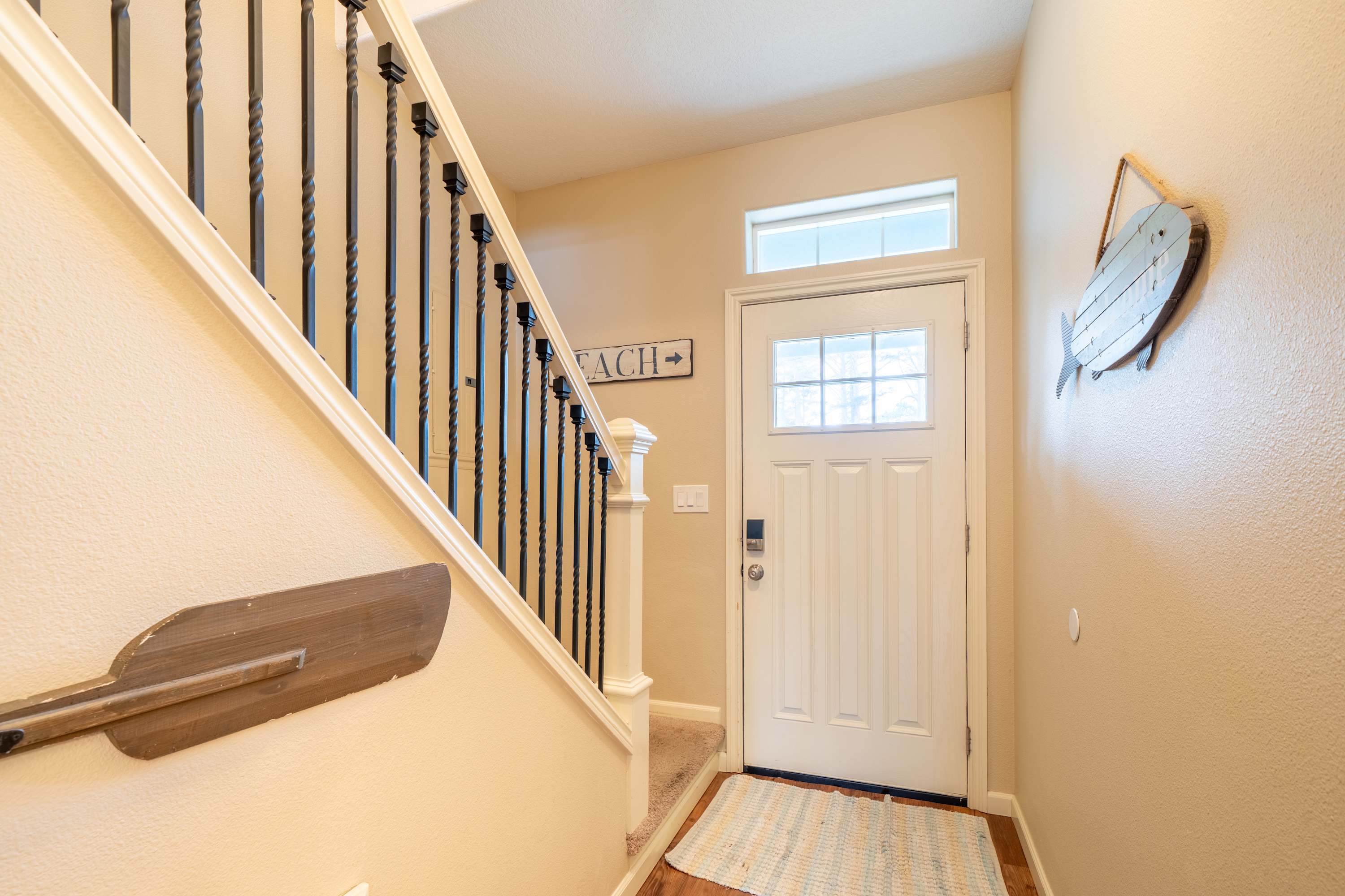 Riverfront Home Near Downtown + 5Min Walk to Beach