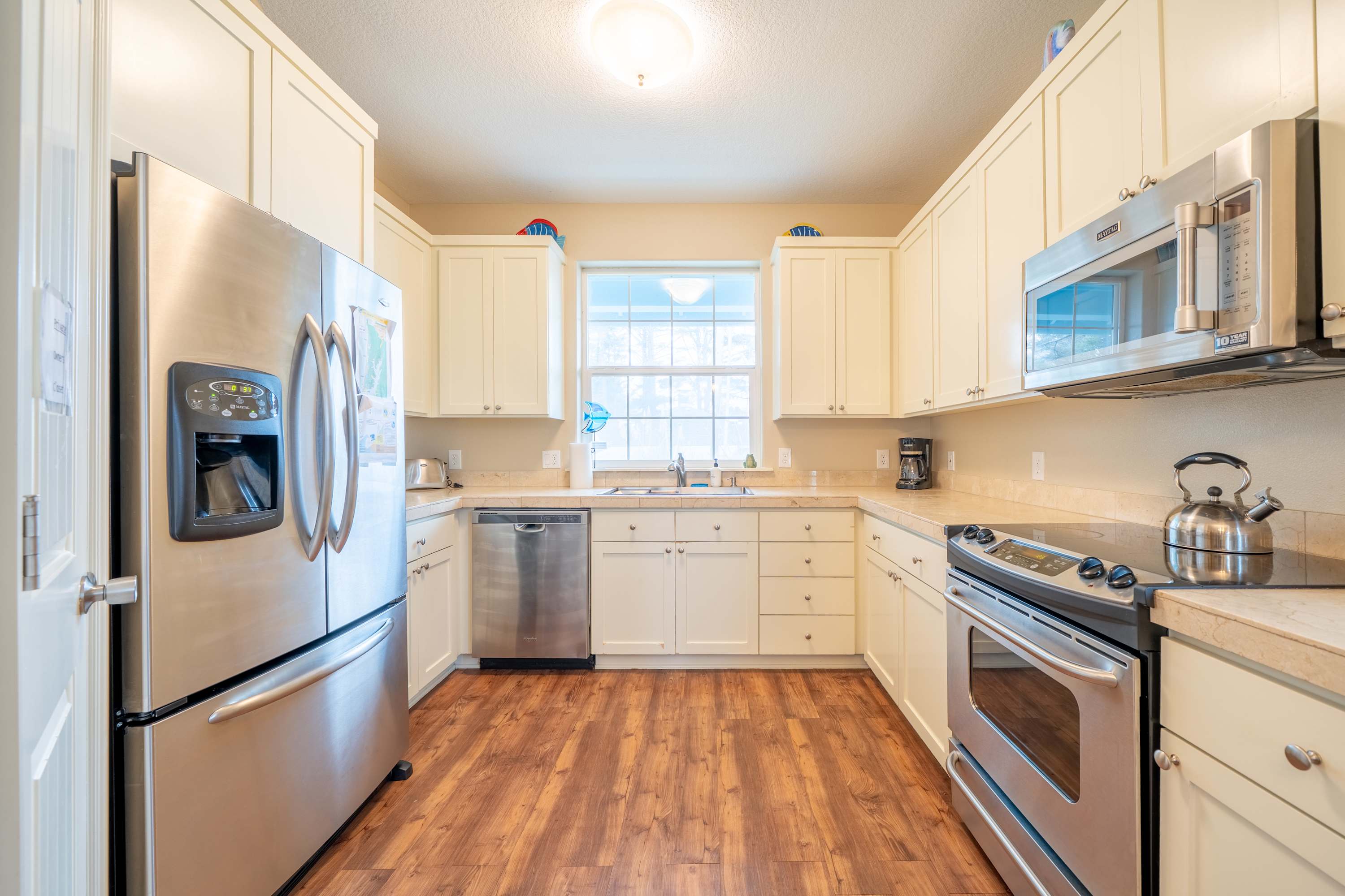 Riverfront Home Near Downtown + 5Min Walk to Beach