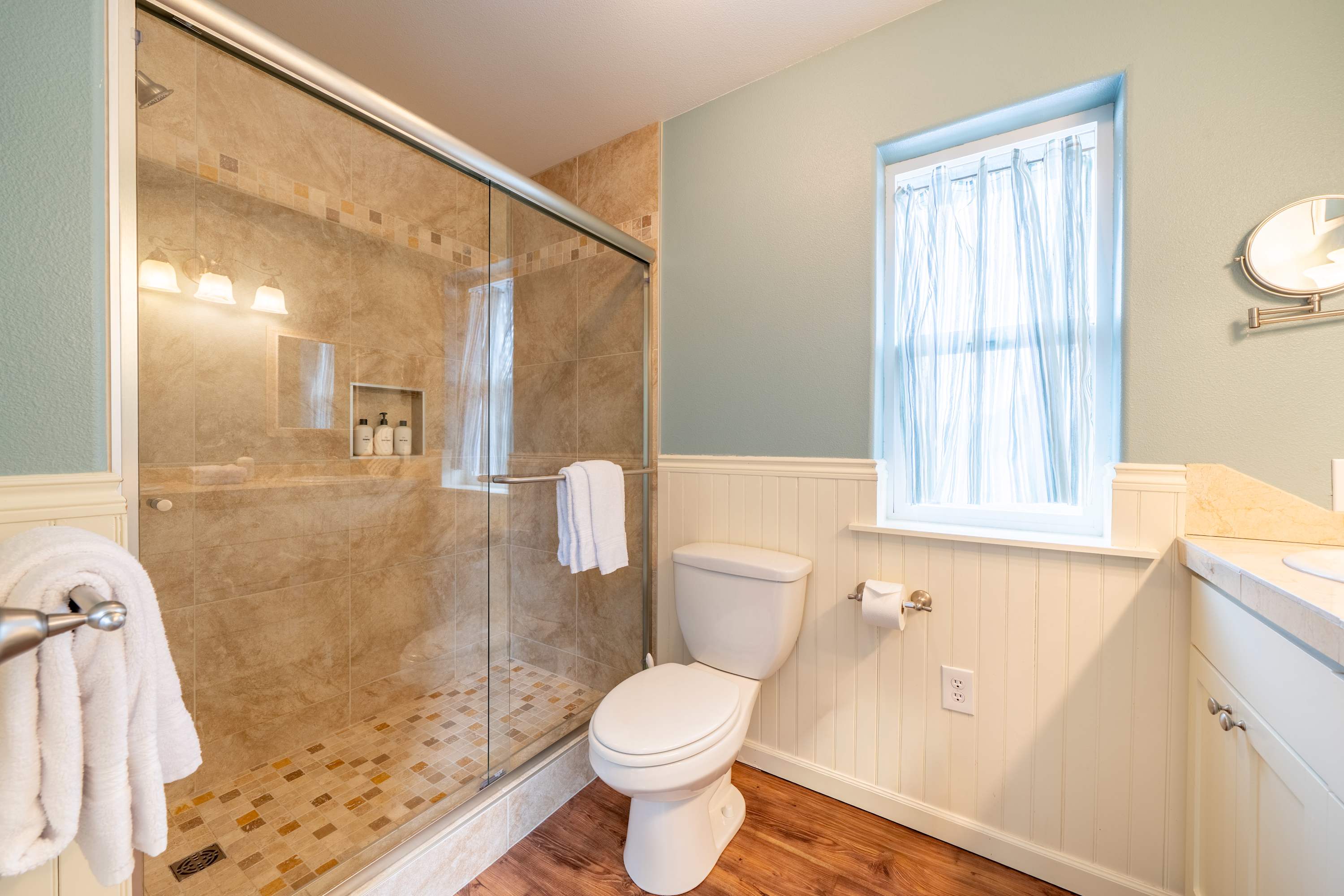 Riverfront Home Near Downtown + 5Min Walk to Beach