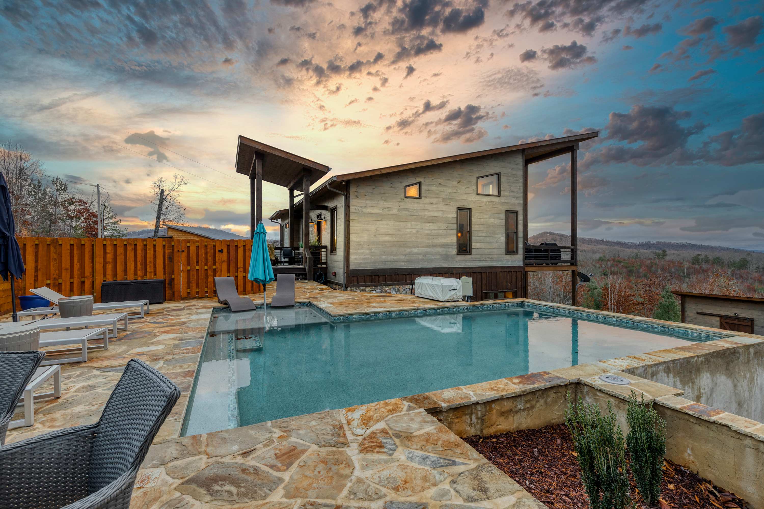 Luxury Pool And Hot Tub With Mountain Views - Stunning Retreat - Blue Ridge, GA