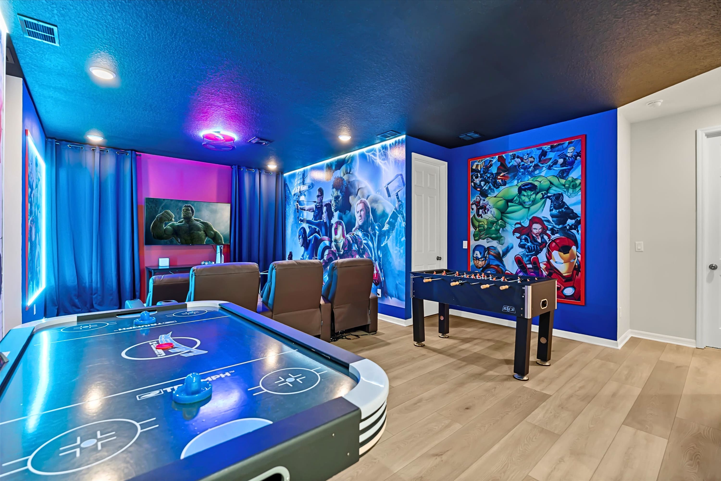 Interactive room with games and cinema area ideal for movie nights and friendly competition
