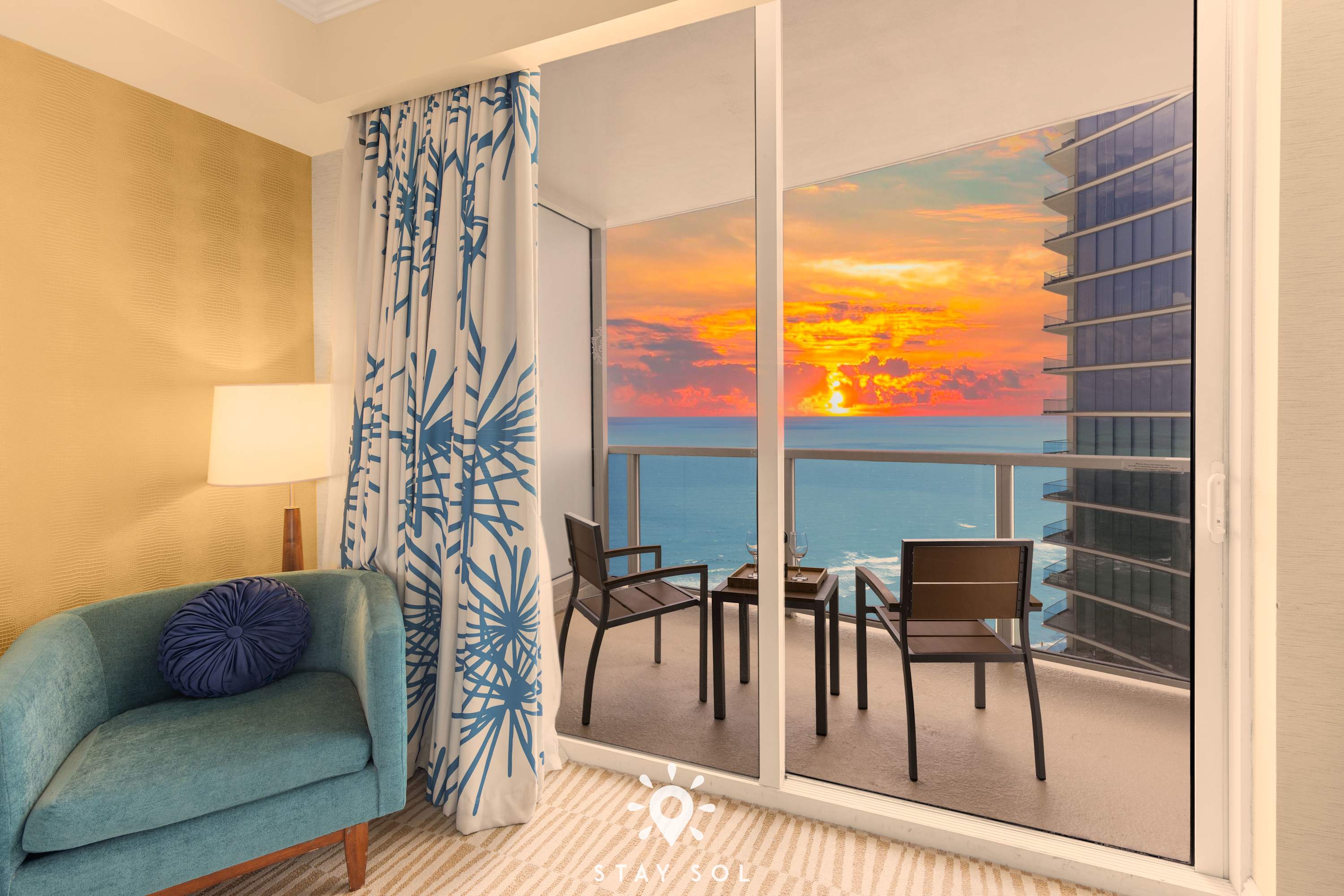 Oceanview Miami Studio | Pool, Beach Access & Dining