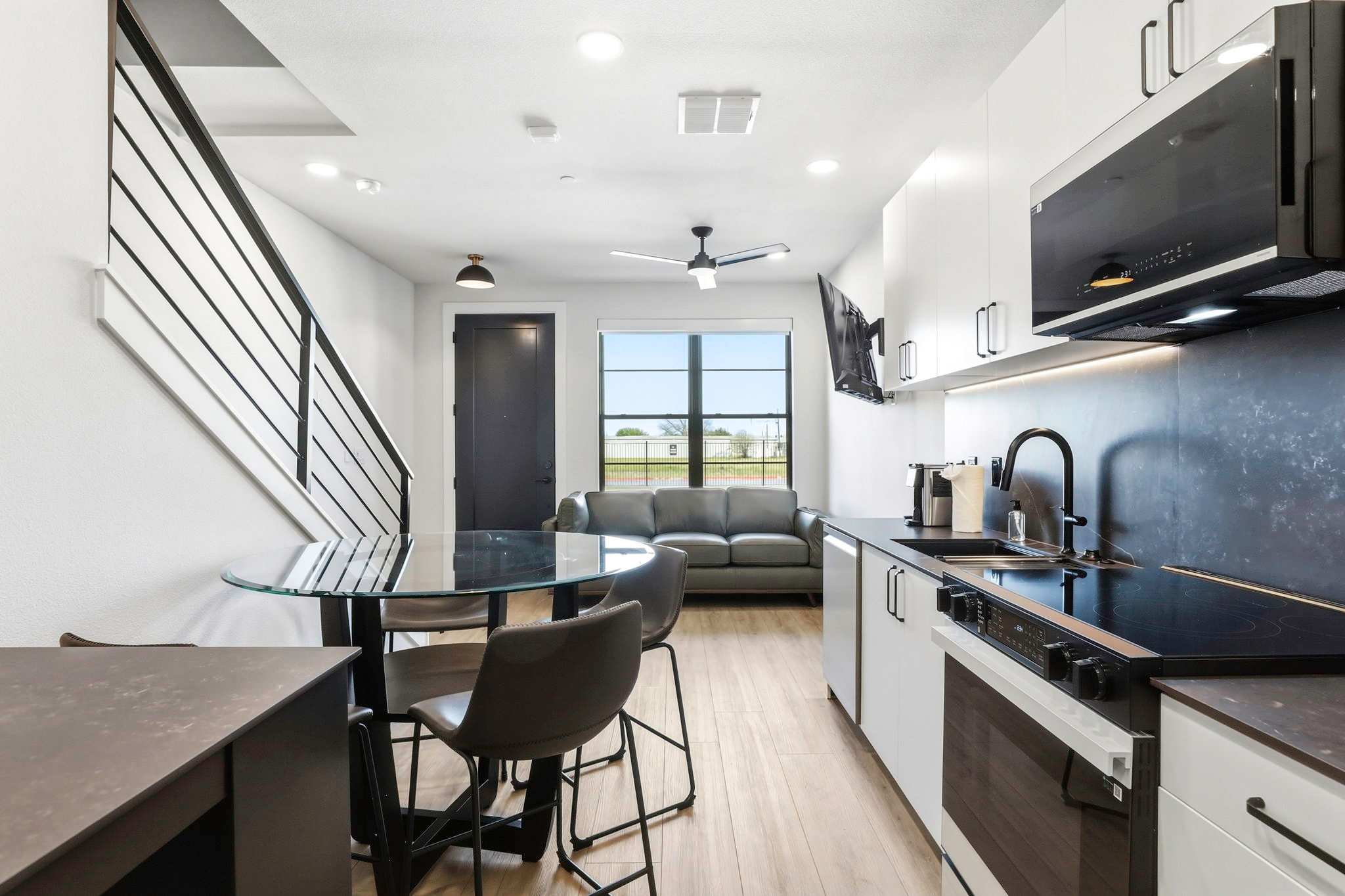 Stay in Pure Luxury with Resort-Style Amenities! | Photo 9