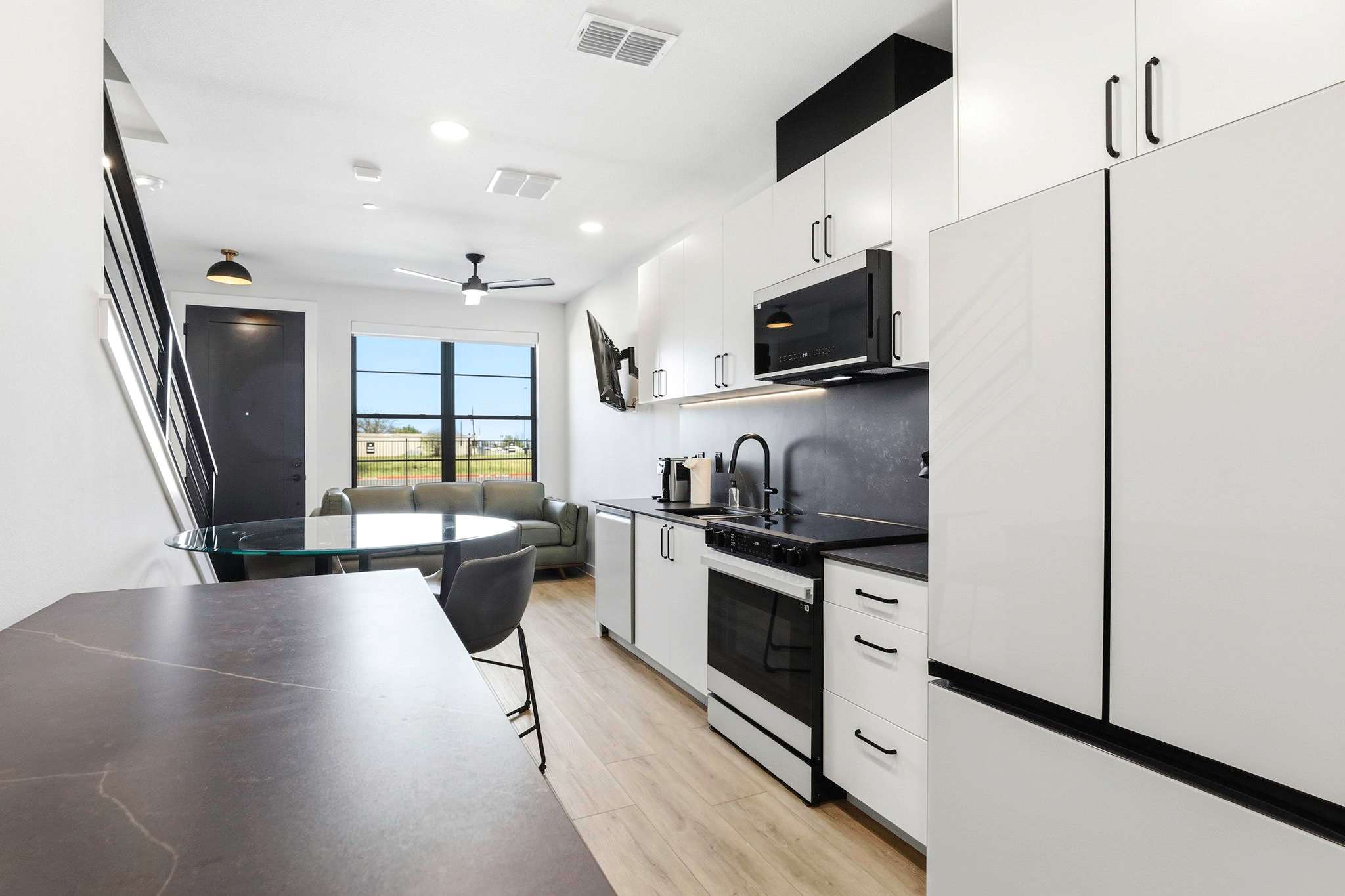 Stay in Pure Luxury with Resort-Style Amenities! | Photo 7