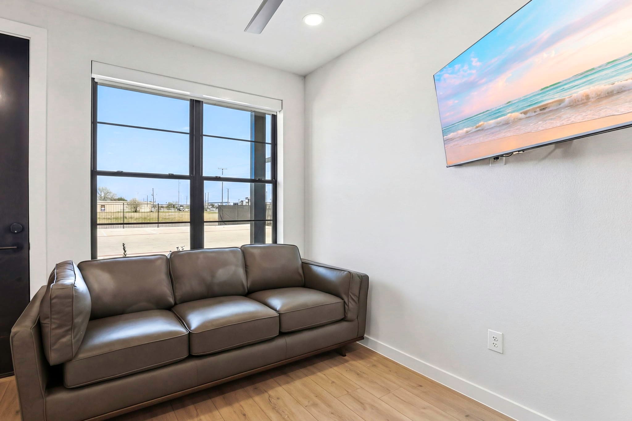 Stay in Pure Luxury with Resort-Style Amenities! | Photo 8