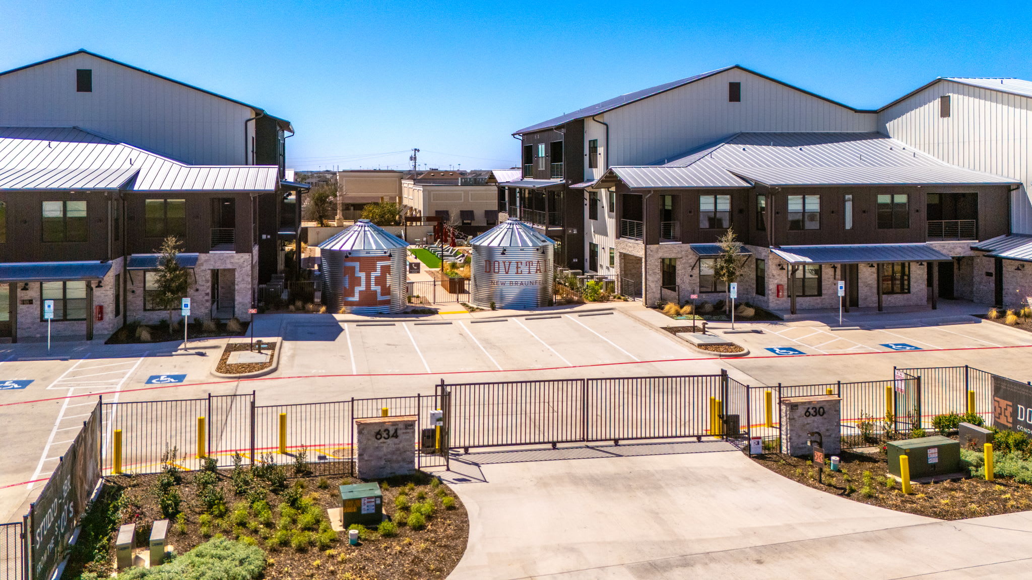 Stay in Pure Luxury with Resort-Style Amenities! | Photo 24