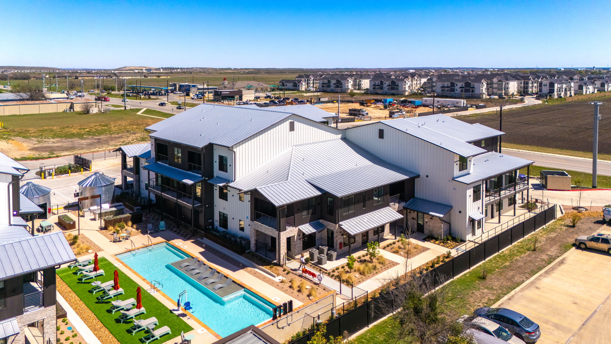 Stay in Pure Luxury with Resort-Style Amenities! | Photo 21