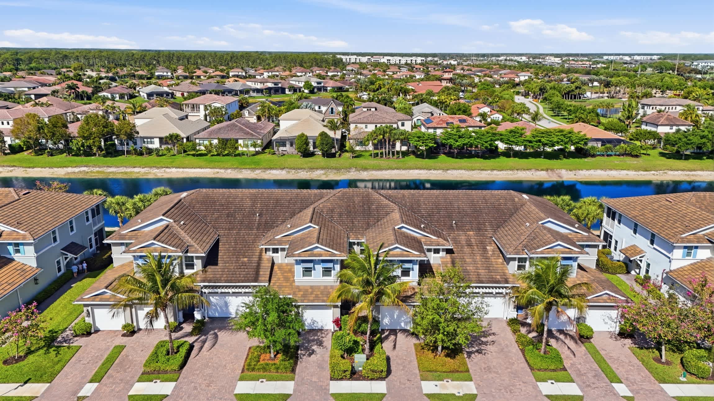 Lakefront Luxury Stunning Naples Sunsets | Photo 35