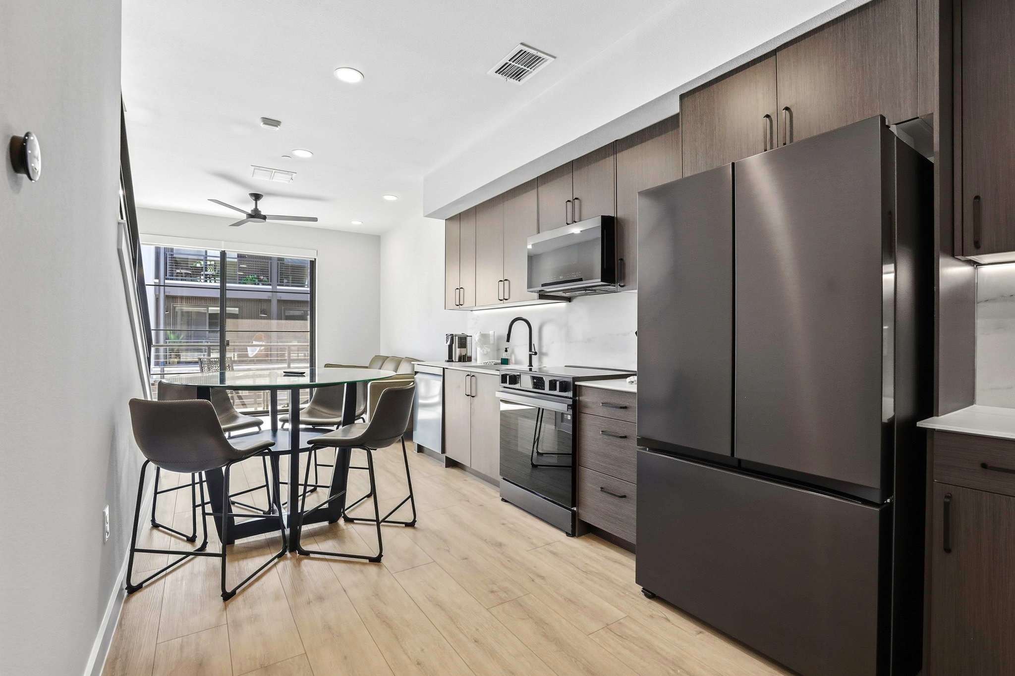 Luxe Condo • Prime Location • 5-Star Comfort | Photo 3